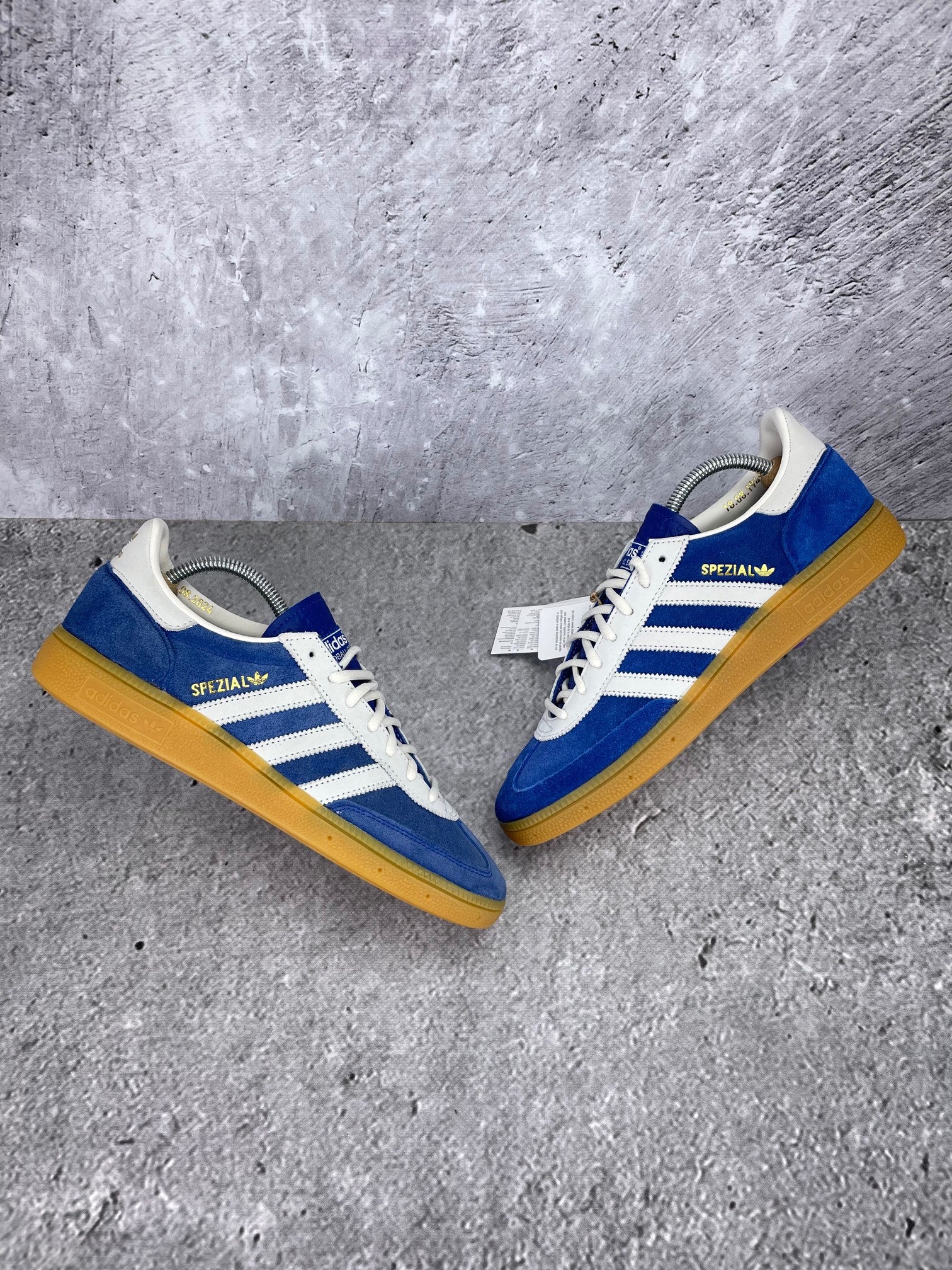 Adidas Handball Spezial 75th Anniversary - buty sportowe, widok z góry na zewnętrzną stronę butów