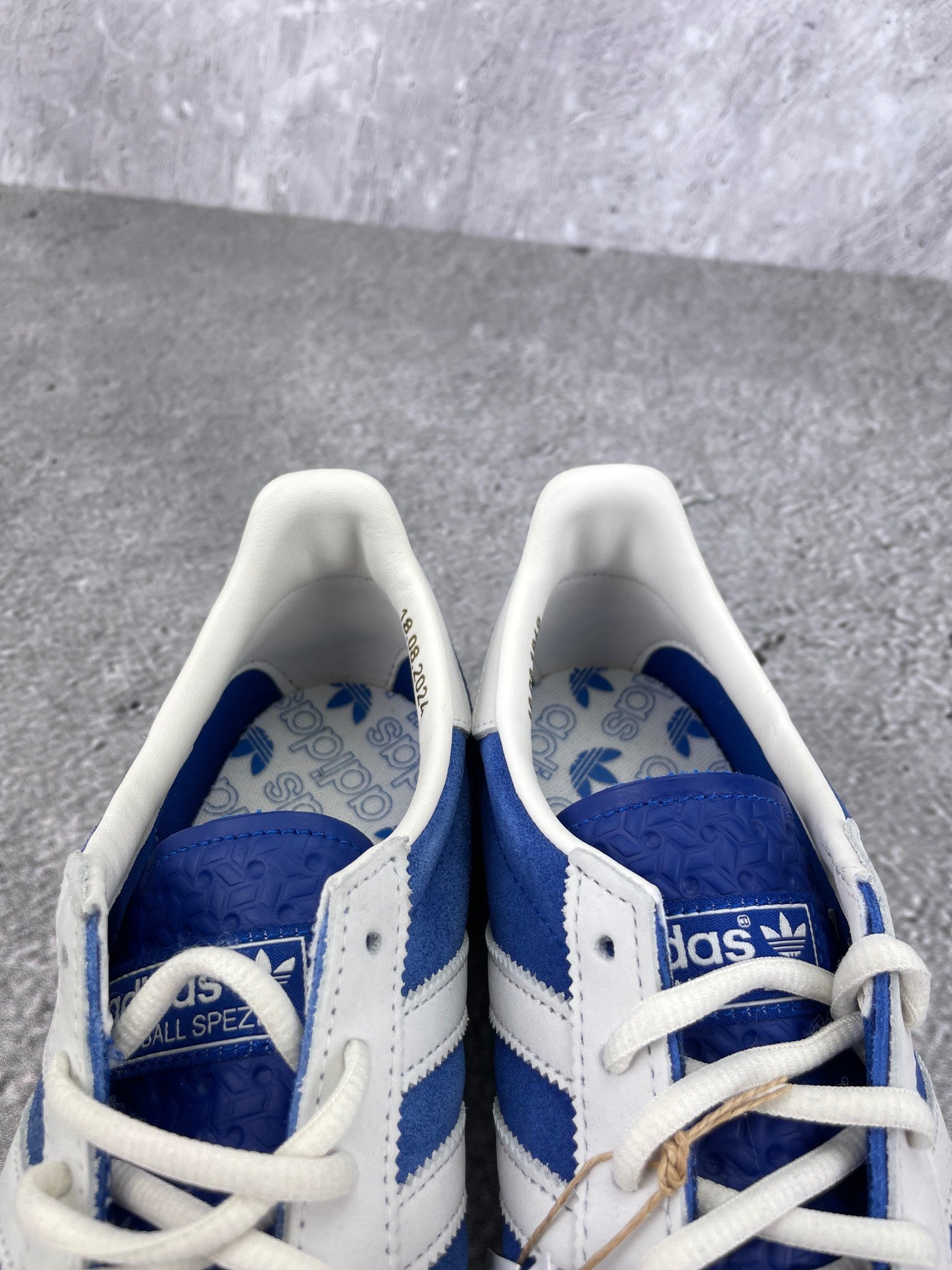 Adidas Handball Spezial 75th Anniversary - buty sportowe, zapiętki butów