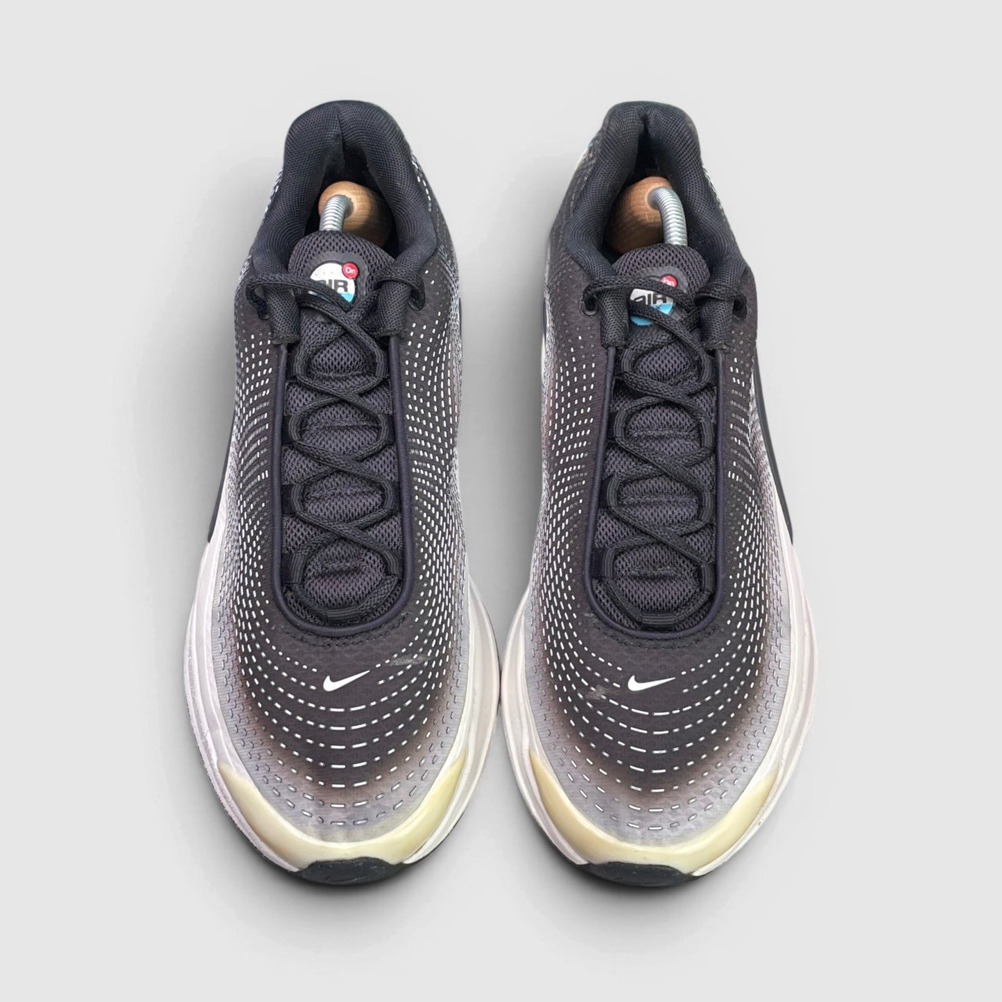 Nike Air Max DN Black Light Bone Green — buty sportowe męskie w bardzo dobrym stanie rozmiar 45, widok z góry