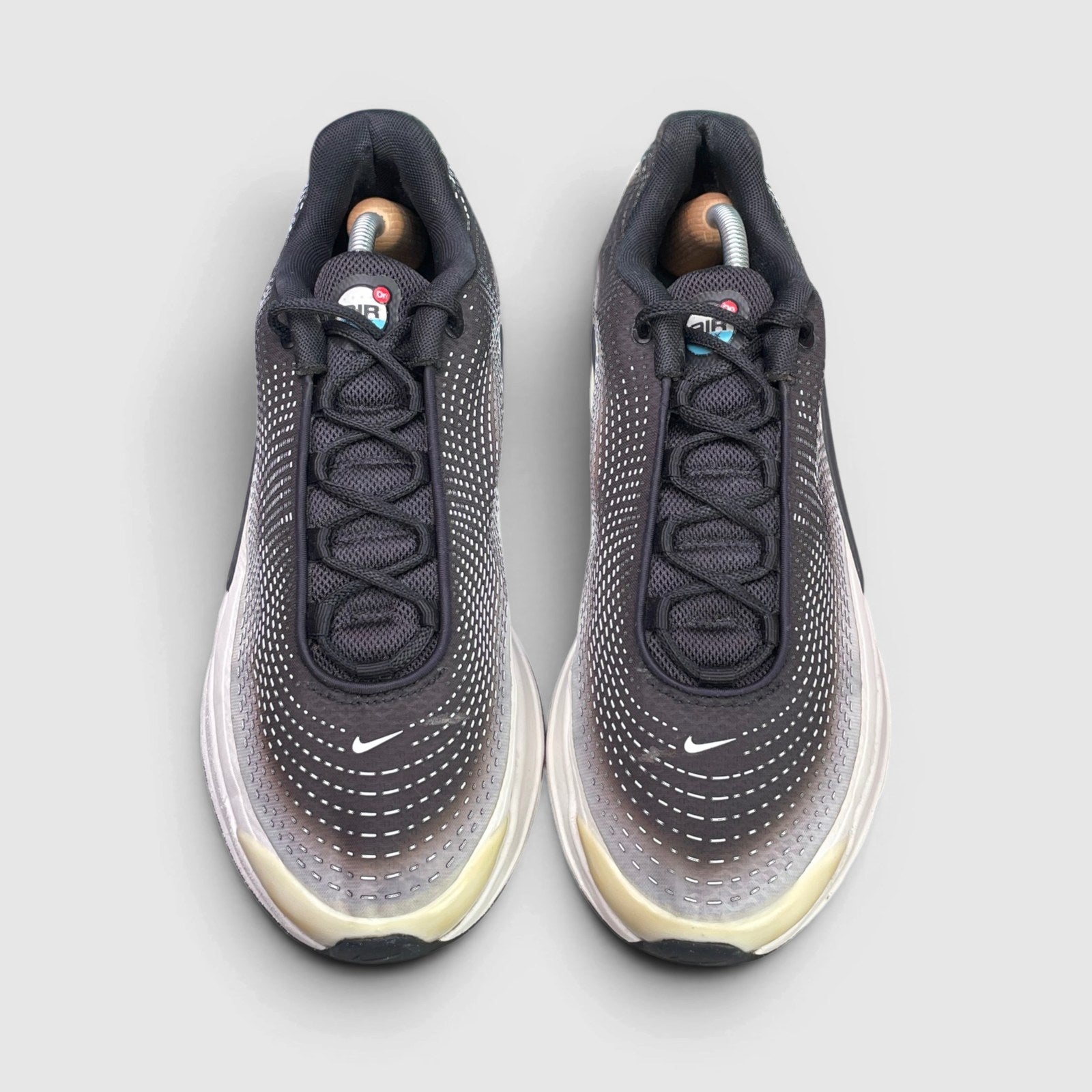 Nike Air Max DN Black Light Bone Green — buty sportowe męskie w bardzo dobrym stanie rozmiar 45, widok z góry
