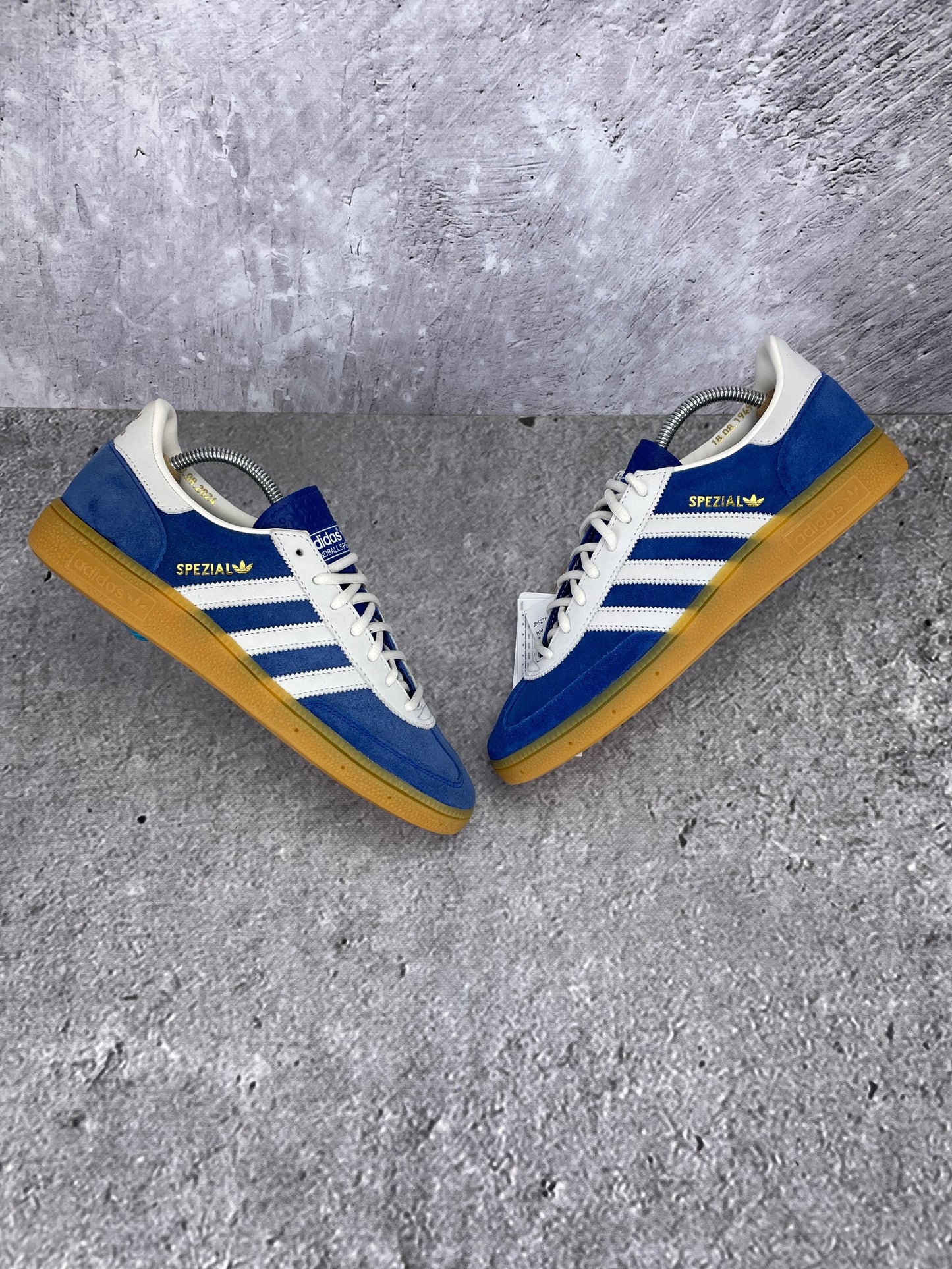 Adidas Handball Spezial 75th Anniversary - buty sportowe, widok z góry na zewnętrzną stronę butów