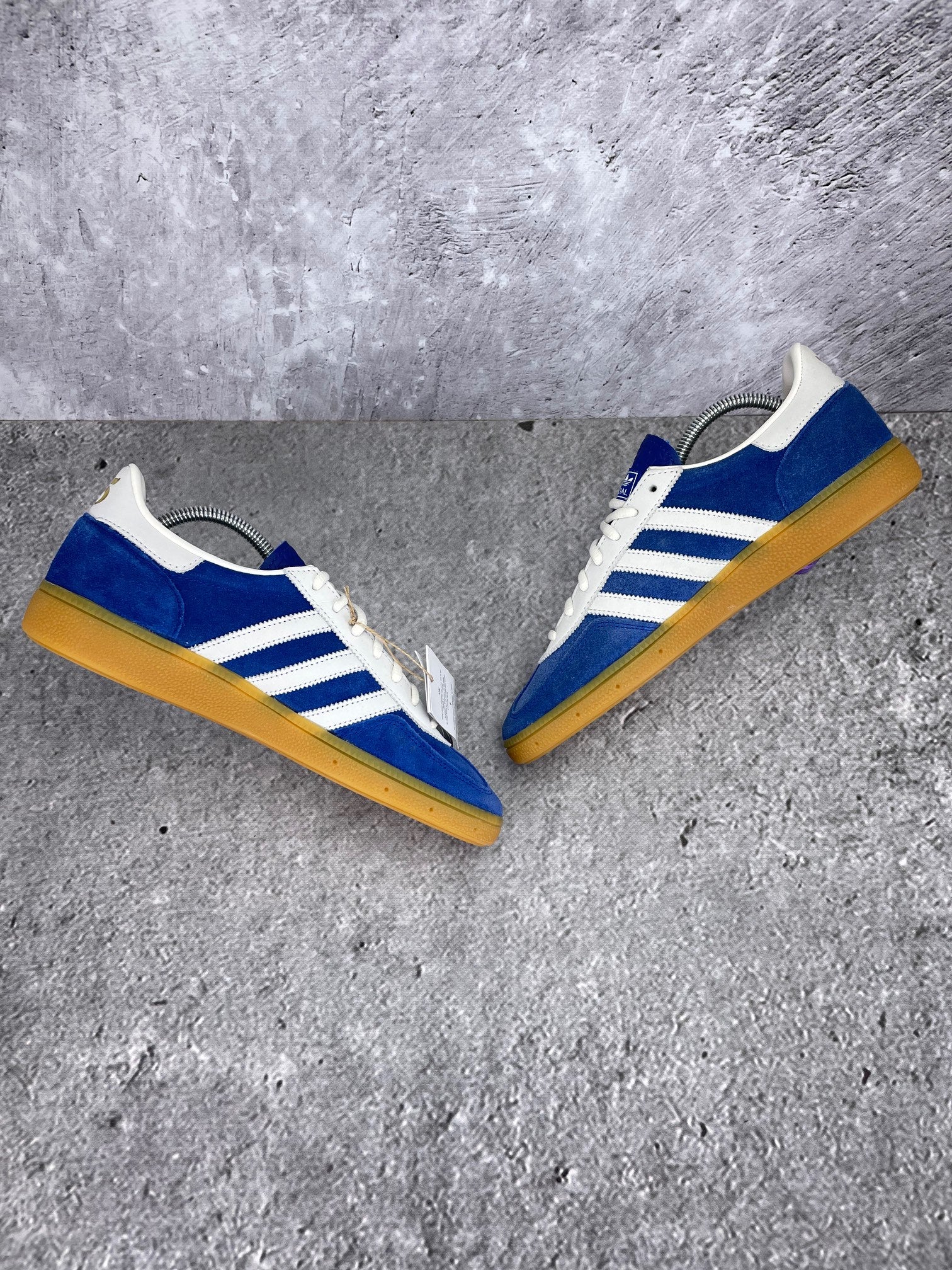 Adidas Handball Spezial 75th Anniversary - buty sportowe, zewnętrzny panel prawego buta