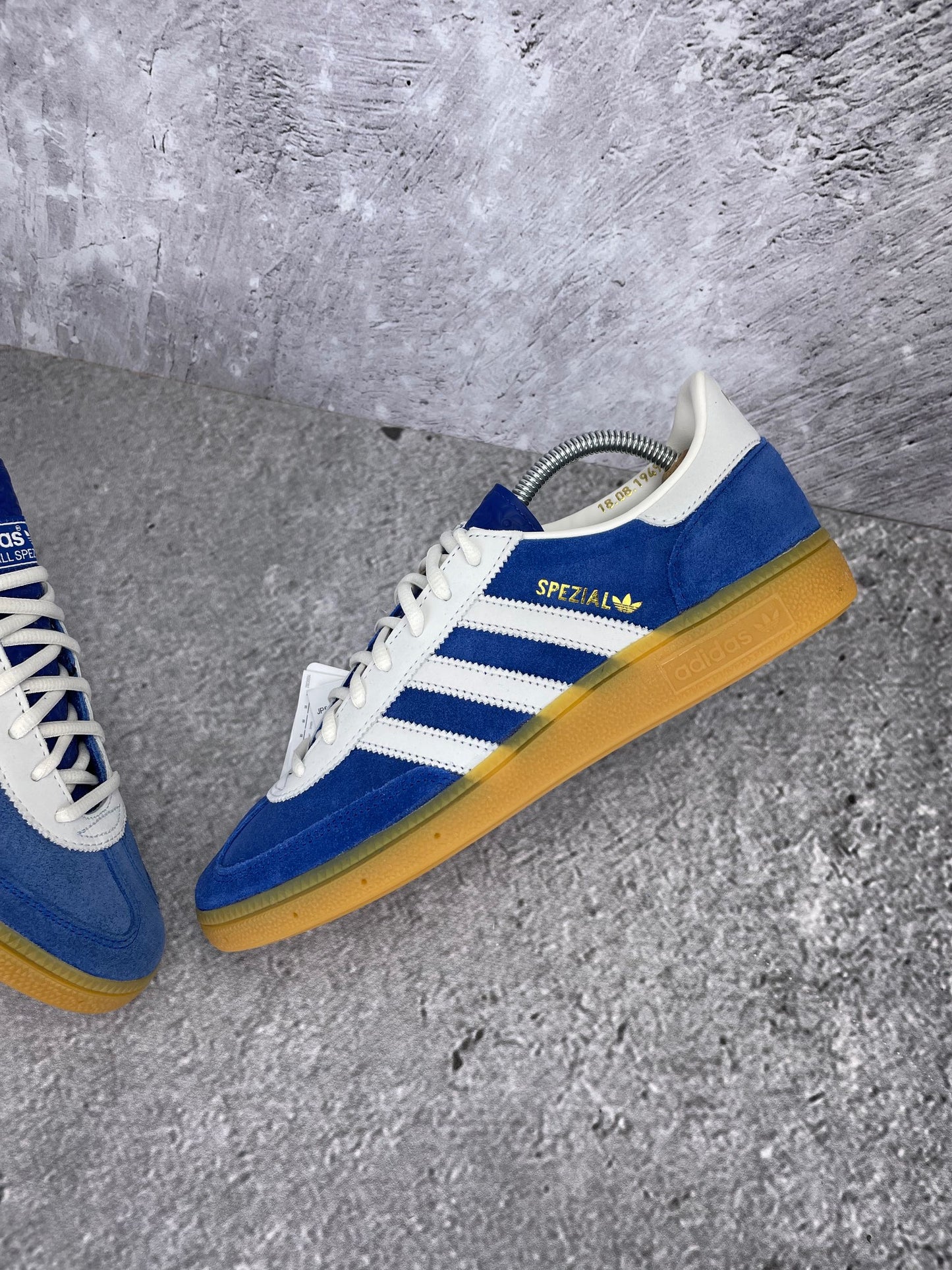 Adidas Handball Spezial 75th Anniversary - buty sportowe, widok z góry na wewnętrzną stronę butów