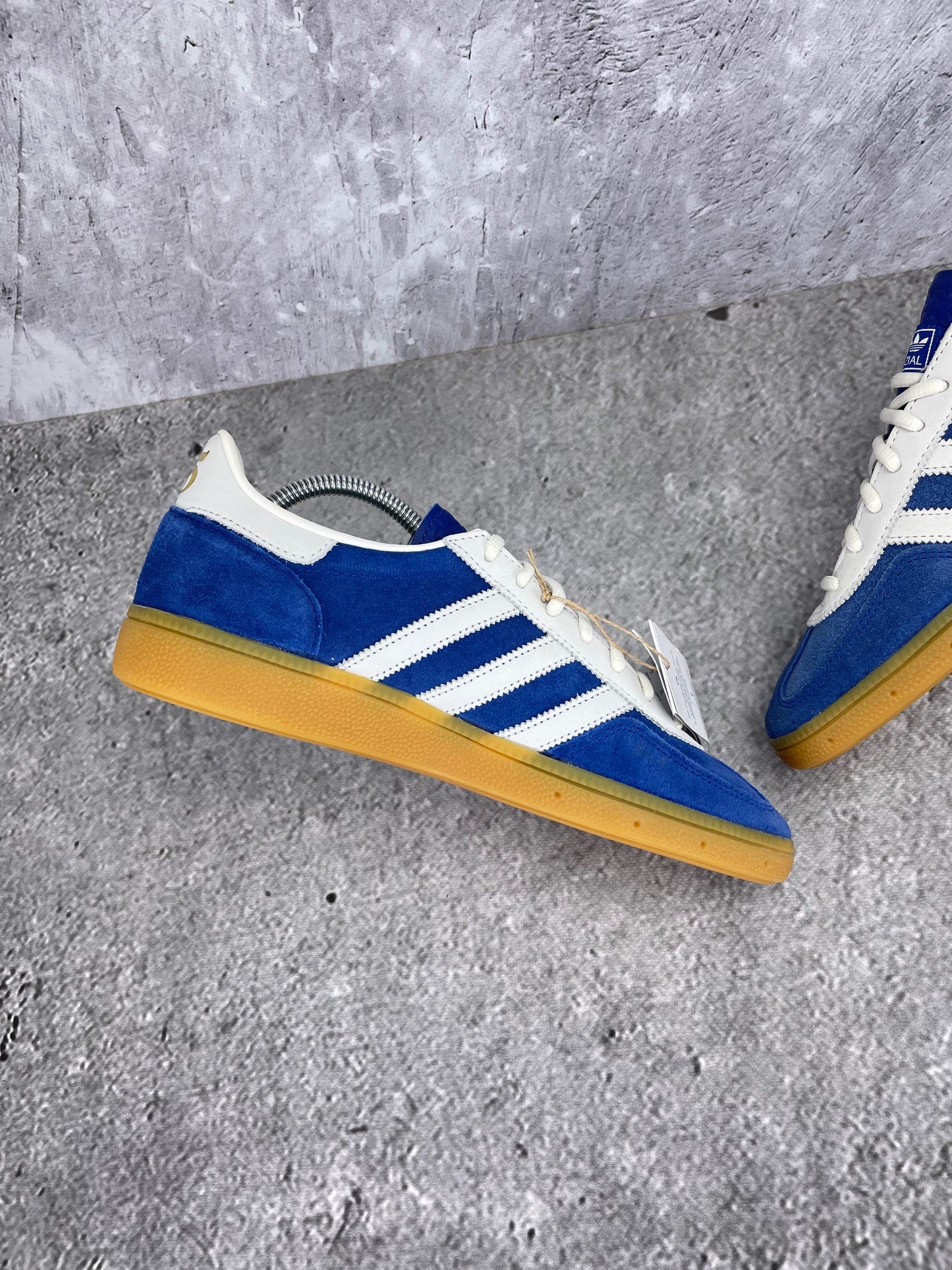 Adidas Handball Spezial 75th Anniversary - buty sportowe, wewnętrzny panel lewego buta