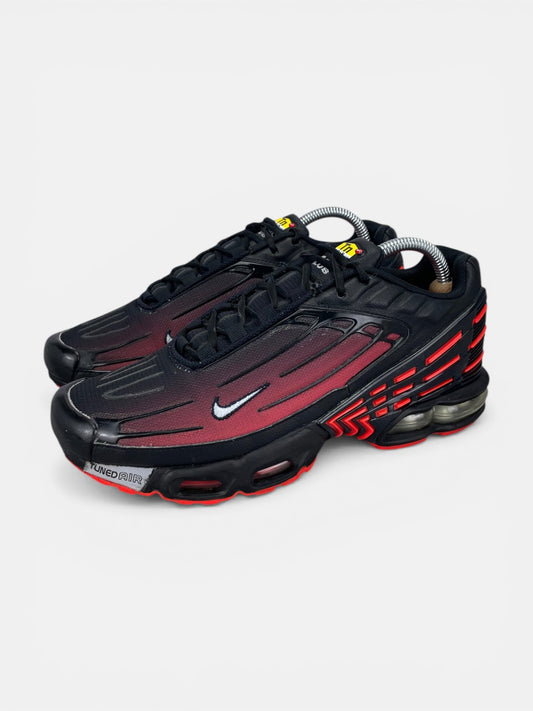 Nike Air Max Plus 3 Radiant Red - buty sportowe, widok z boku