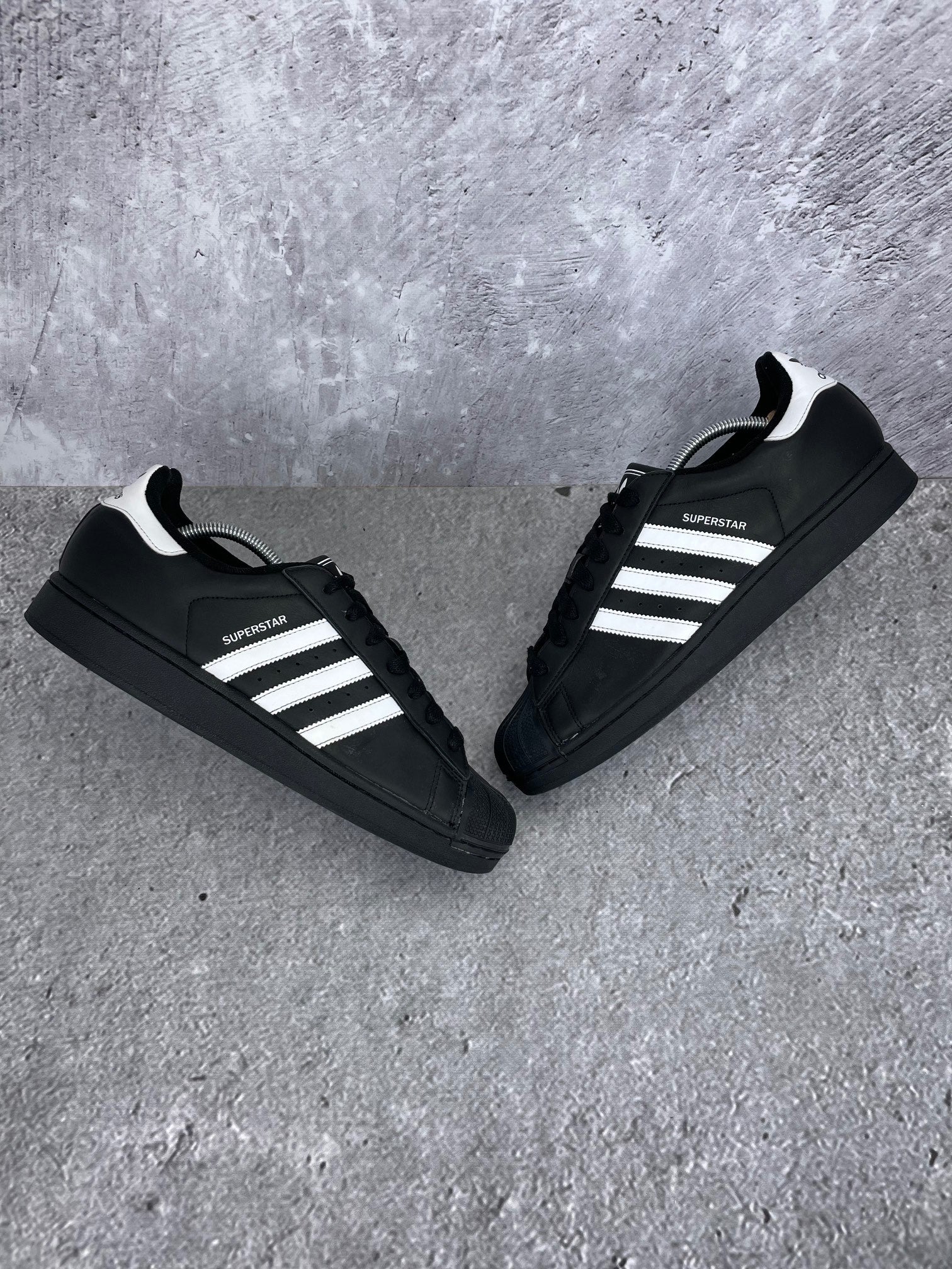 adidas Superstar II Black White - buty sportowe, widok z góry na zewnętrzną stronę butów