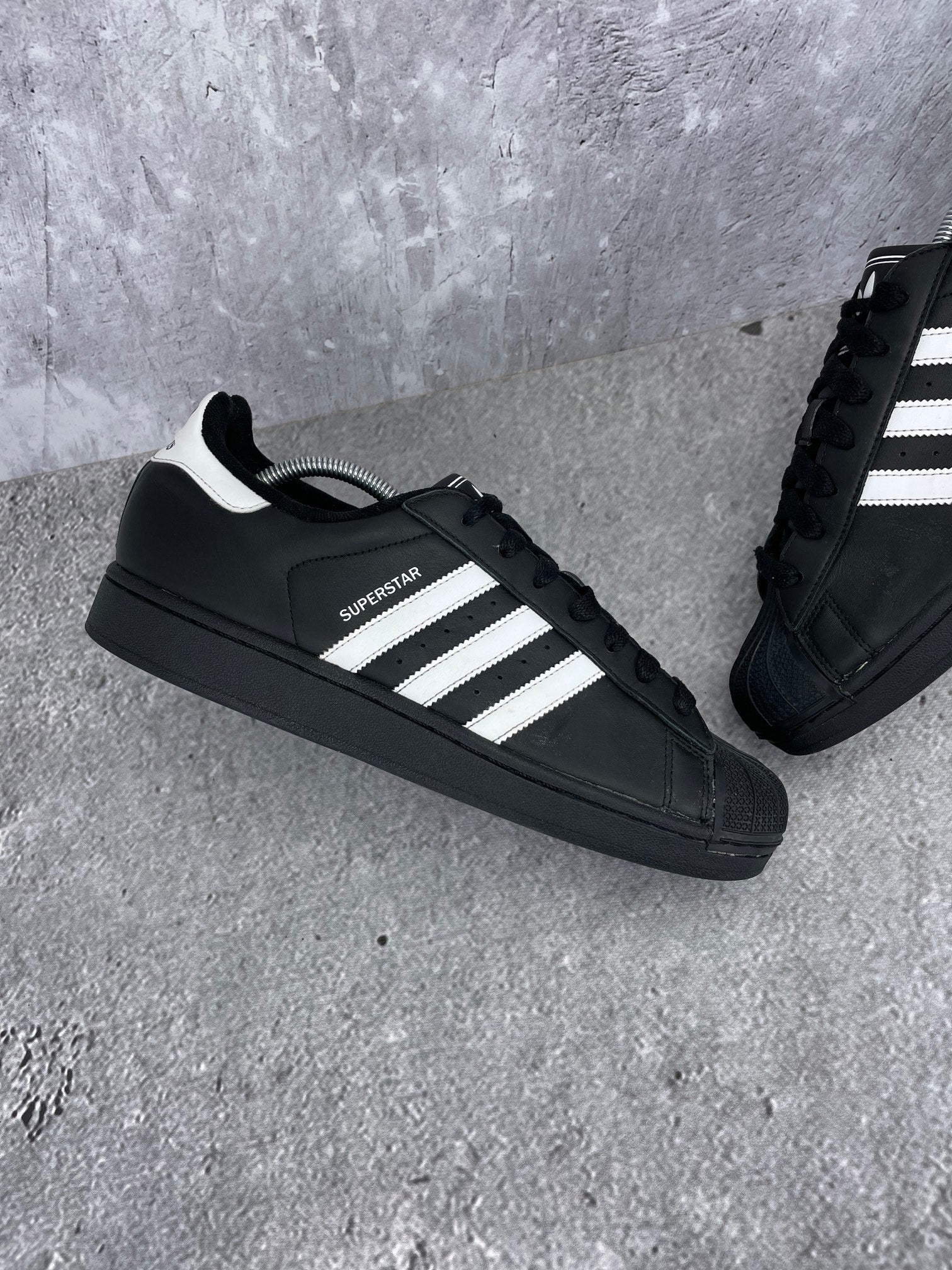 adidas Superstar II Black White - buty sportowe, zewnętrzny panel lewego buta