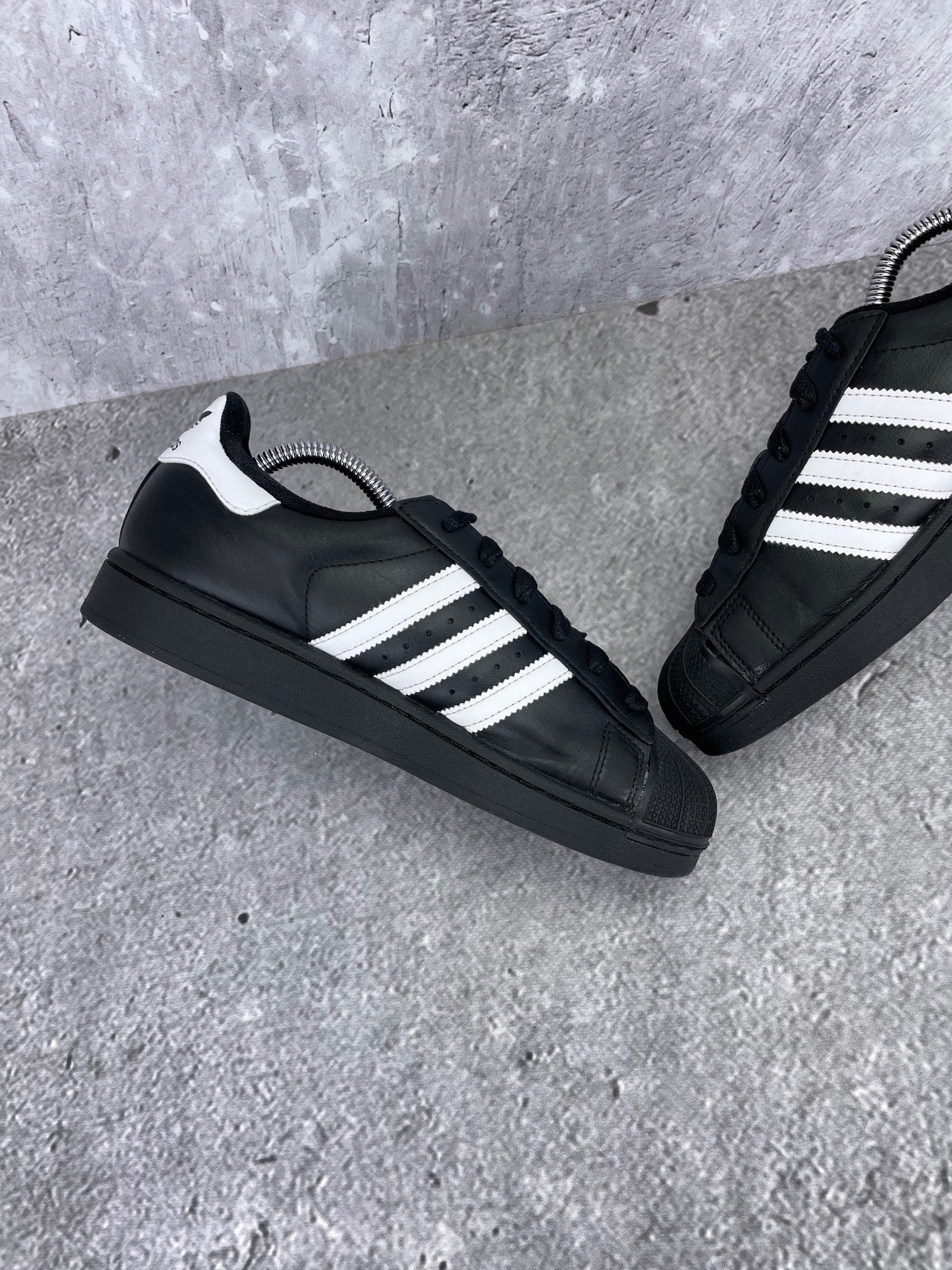 adidas Superstar II JH9977 - buty sportowe, wewnętrzny panel lewego buta