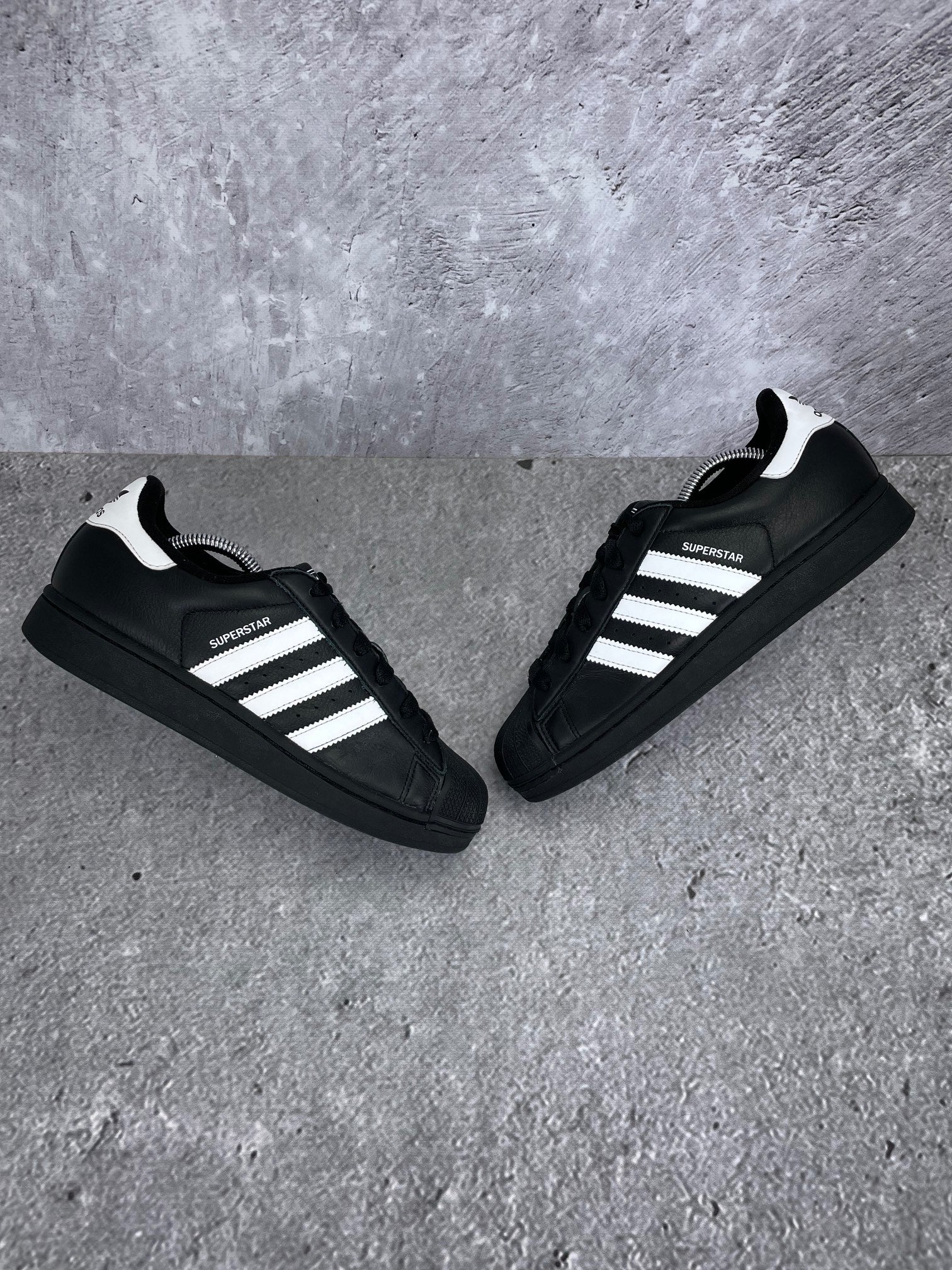 adidas Superstar II Black White - buty sportowe, widok z góry na zewnętrzną stronę butów