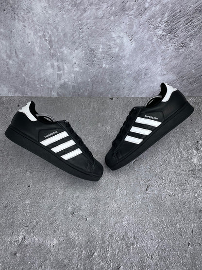 adidas Superstar II Black White - buty sportowe, widok z góry na zewnętrzną stronę butów
