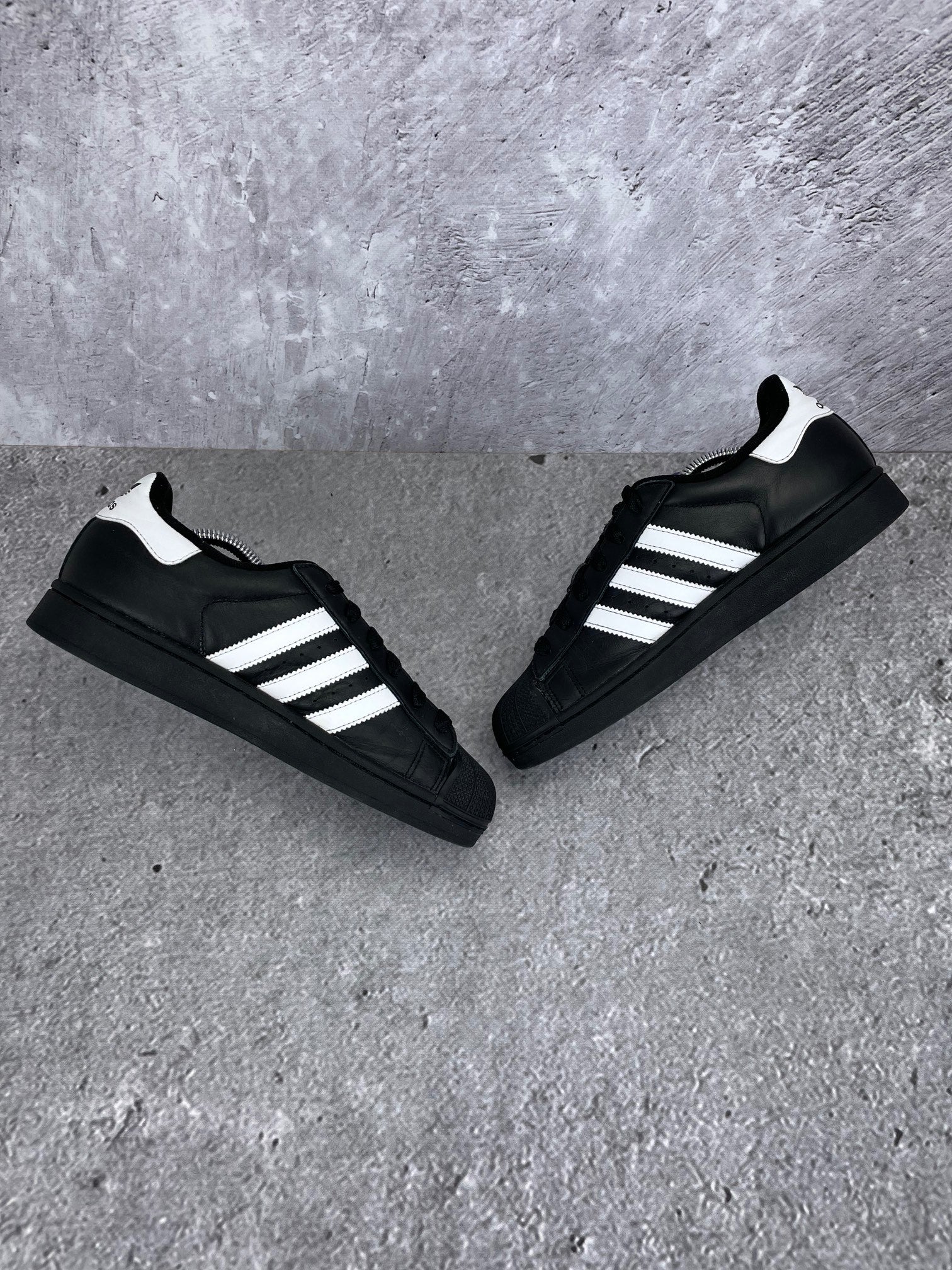 adidas Superstar II Black White - buty sportowe, zewnętrzny panel prawego buta