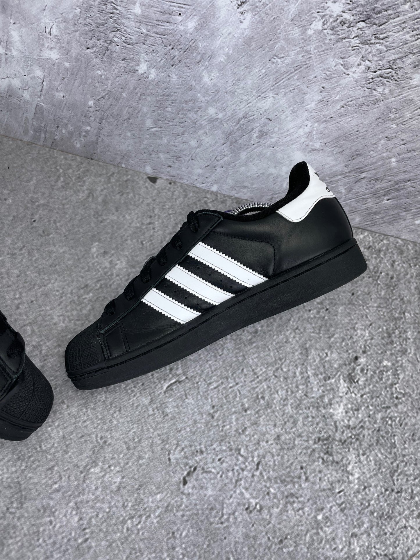 adidas Superstar II Black White - buty sportowe, wewnętrzny panel prawego buta