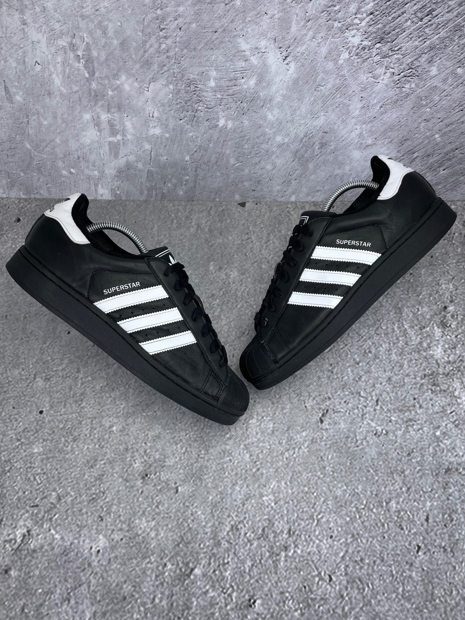 adidas Superstar II Black White - buty sportowe, widok z góry na zewnętrzną stronę butów