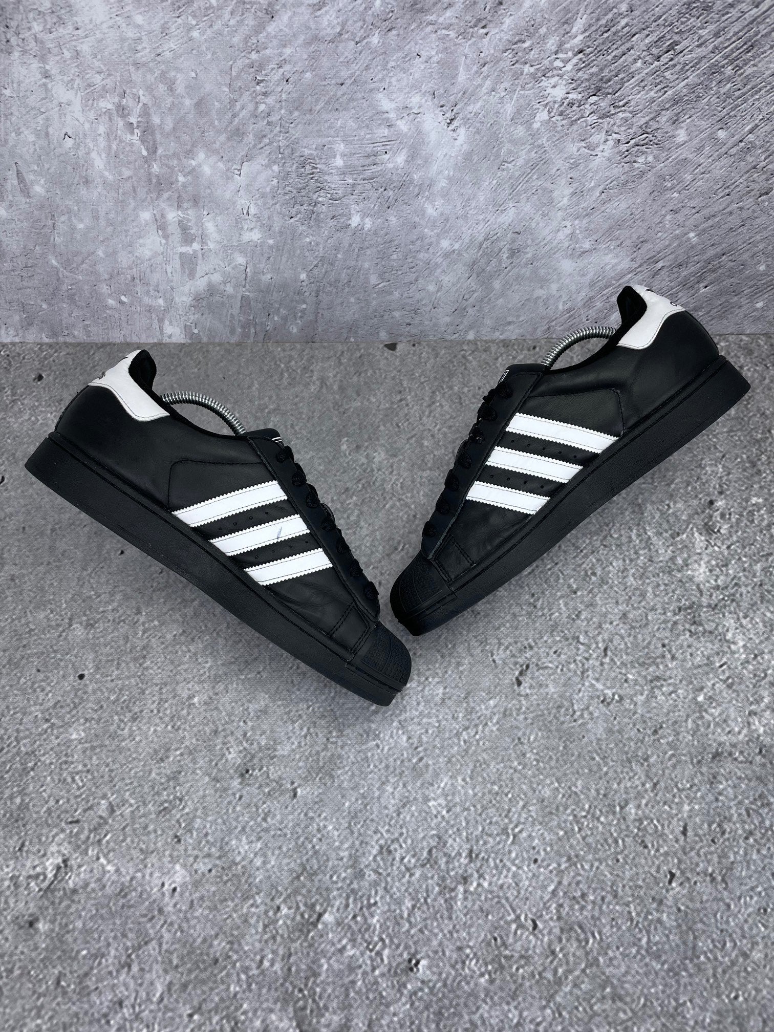 adidas Superstar II Black White - buty sportowe, zewnętrzny panel prawego buta