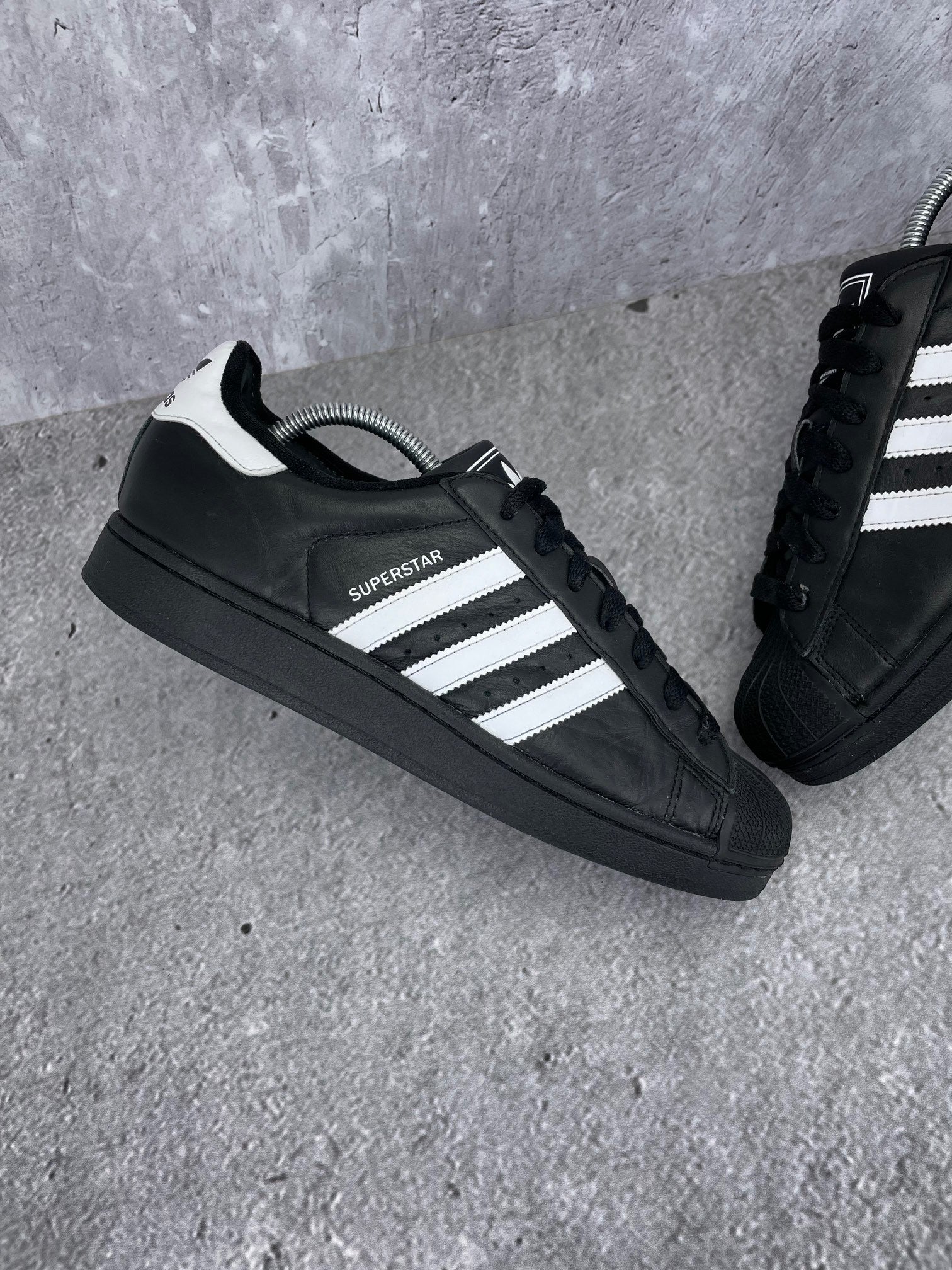 adidas Superstar II Black White - buty sportowe, zewnętrzny panel lewego buta