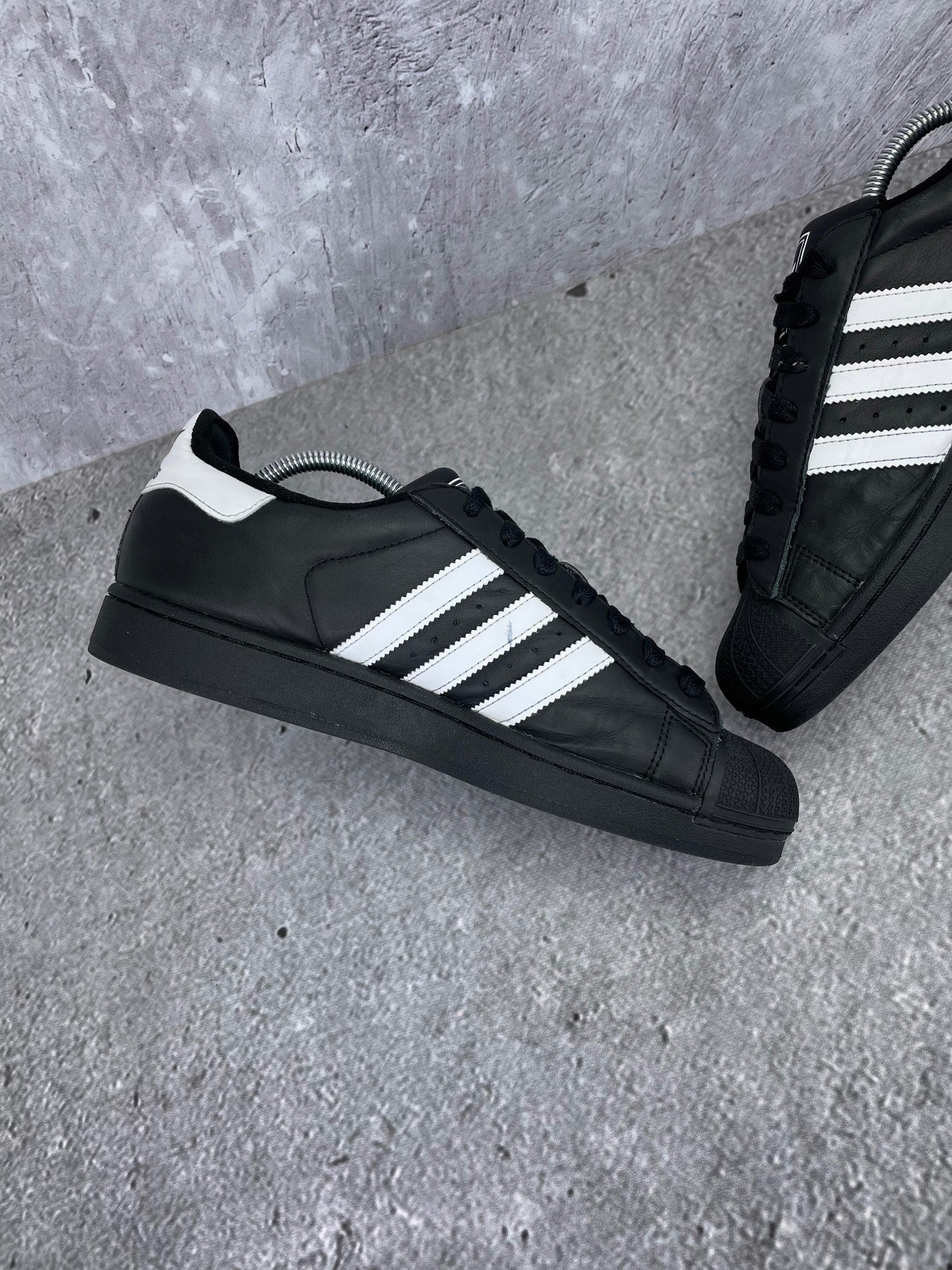 adidas Superstar II Black White - buty sportowe, wewnętrzny panel lewego buta