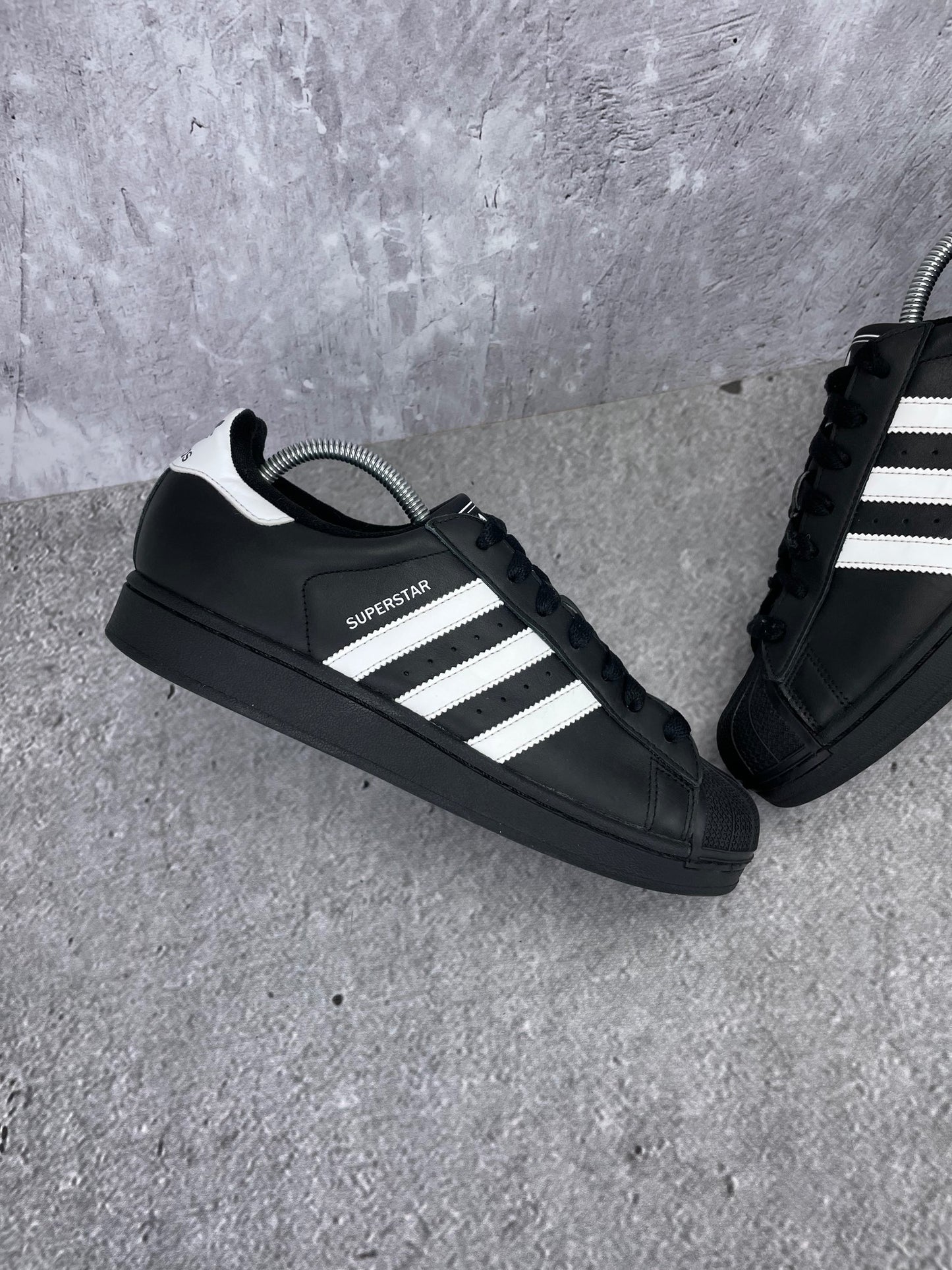 adidas Superstar II Black White - buty sportowe, zewnętrzny panel lewego buta