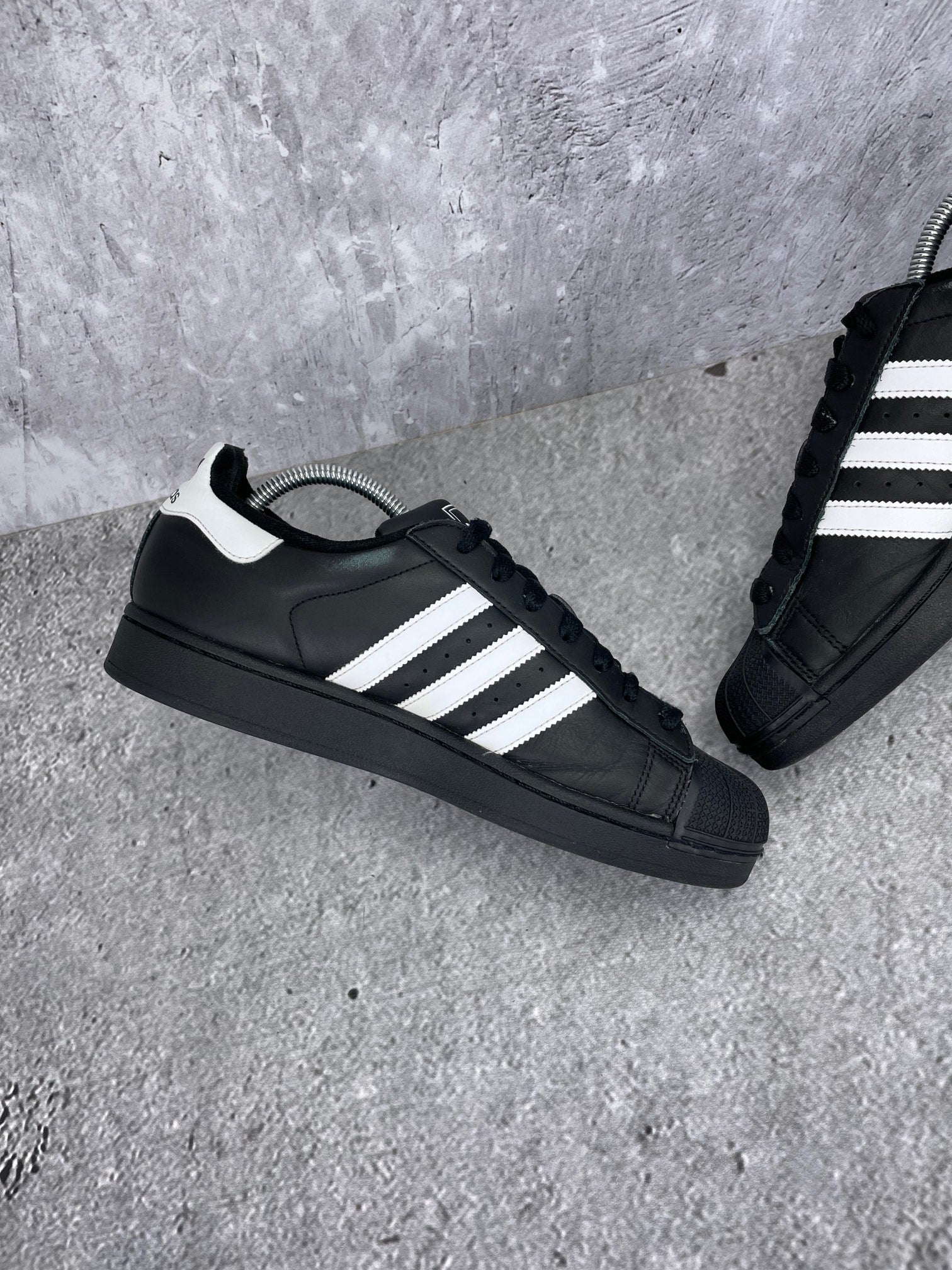 adidas Superstar II Black White - buty sportowe, wewnętrzny panel lewego buta