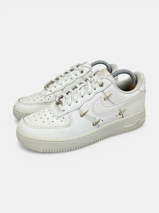 Nike Air Force 1 Low FV3654-111 - buty sportowe, widok z boku