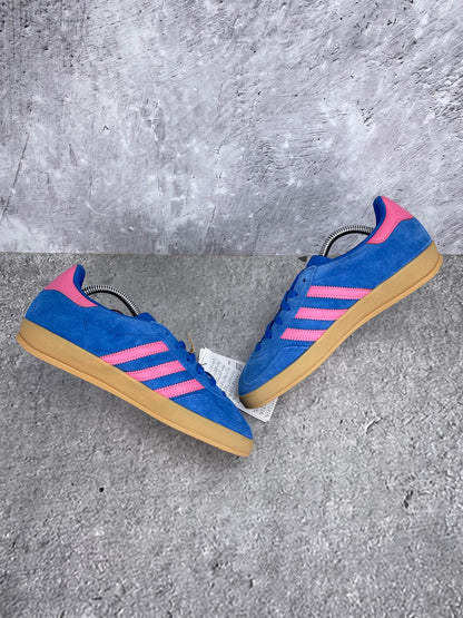 Adidas Gazelle None - buty sportowe, zewnętrzny panel prawego buta
