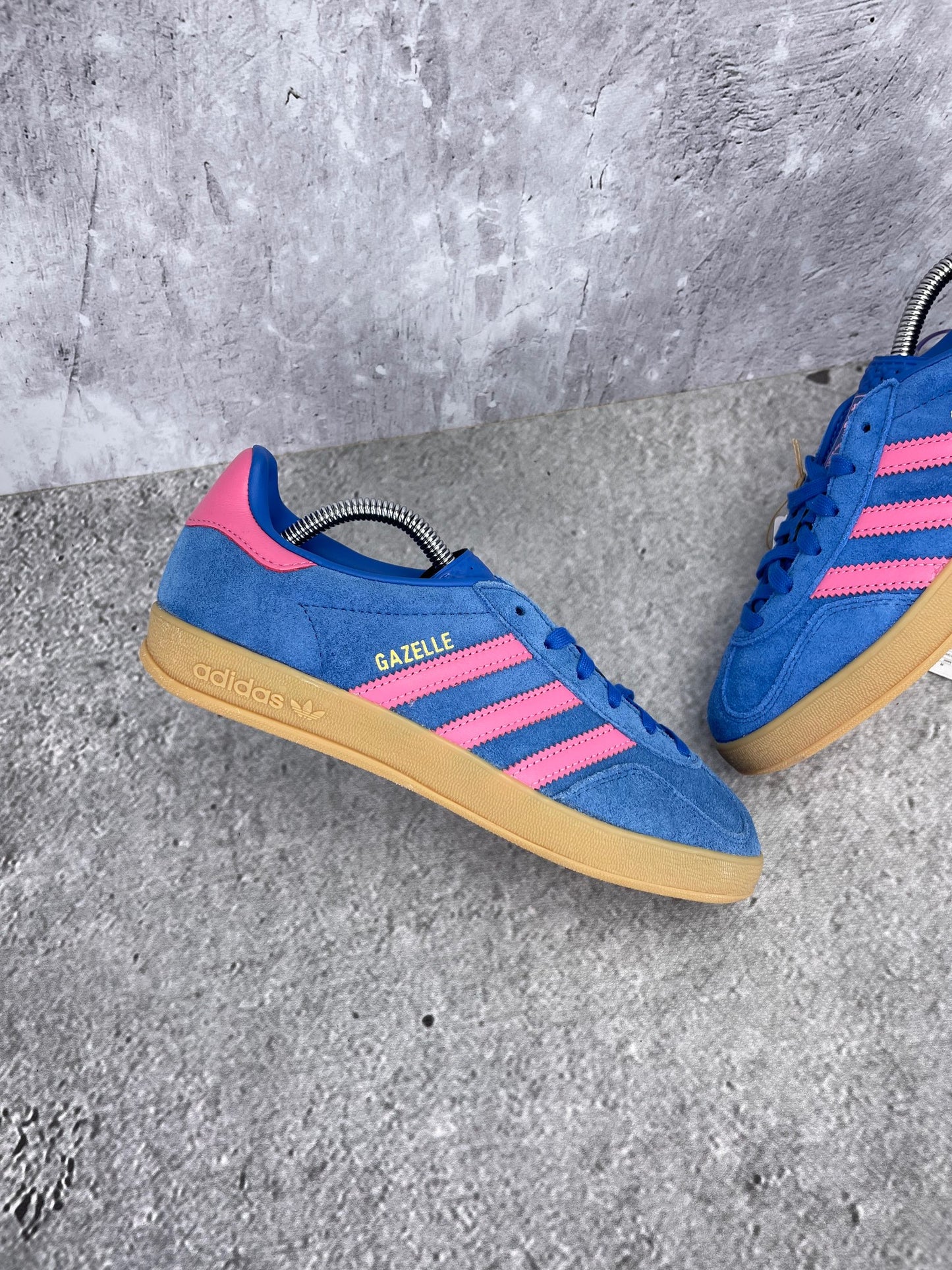 Adidas Gazelle None - buty sportowe, zewnętrzny panel lewego buta