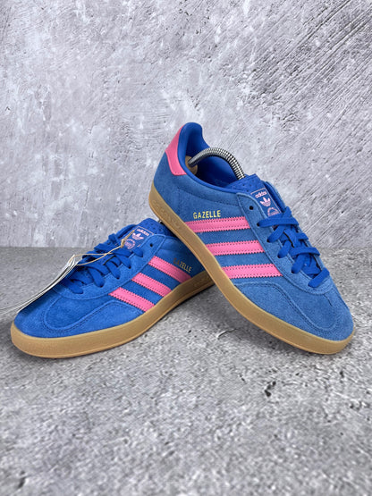 Adidas Gazelle None - buty sportowe, para butów, widok z boku na tle studyjnym