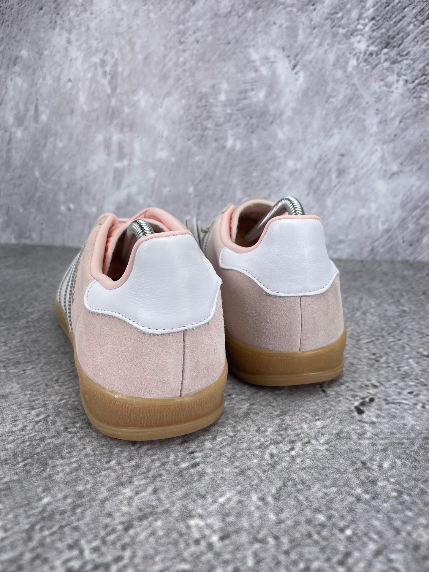 Adidas Gazelle Sandy Pink Gum - buty sportowe, widok z tyłu