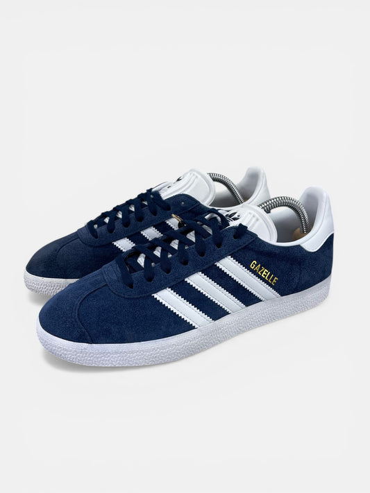 Adidas Gazelle None - buty sportowe, widok z boku
