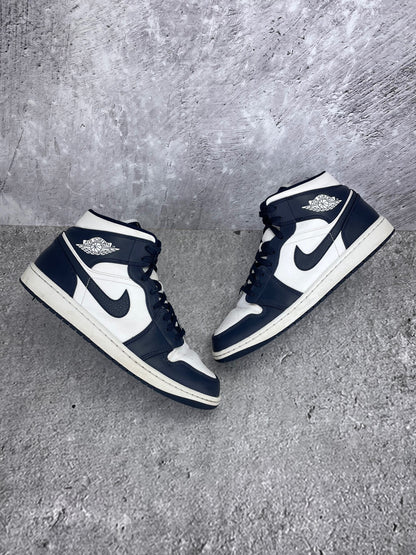 Jordan Air Jordan 1 Mid SE Obsidian - buty sportowe, widok z góry na zewnętrzną stronę butów