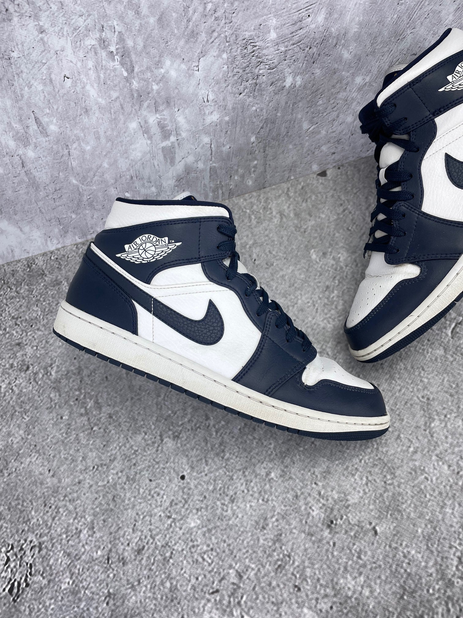 Jordan Air Jordan 1 Mid SE Obsidian - buty sportowe, zewnętrzny panel lewego buta
