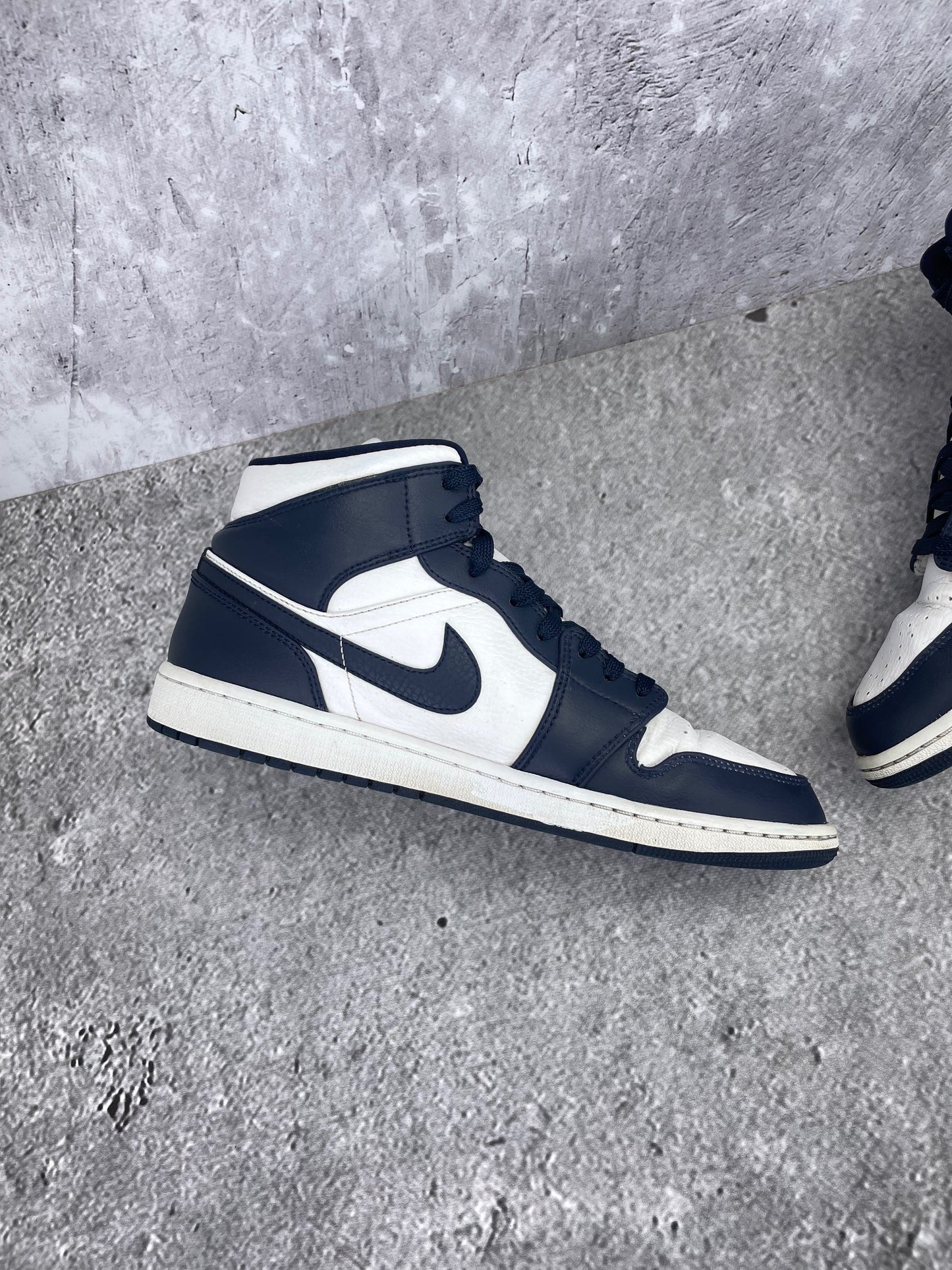 Jordan Air Jordan 1 Mid SE Obsidian - buty sportowe, wewnętrzny panel lewego buta