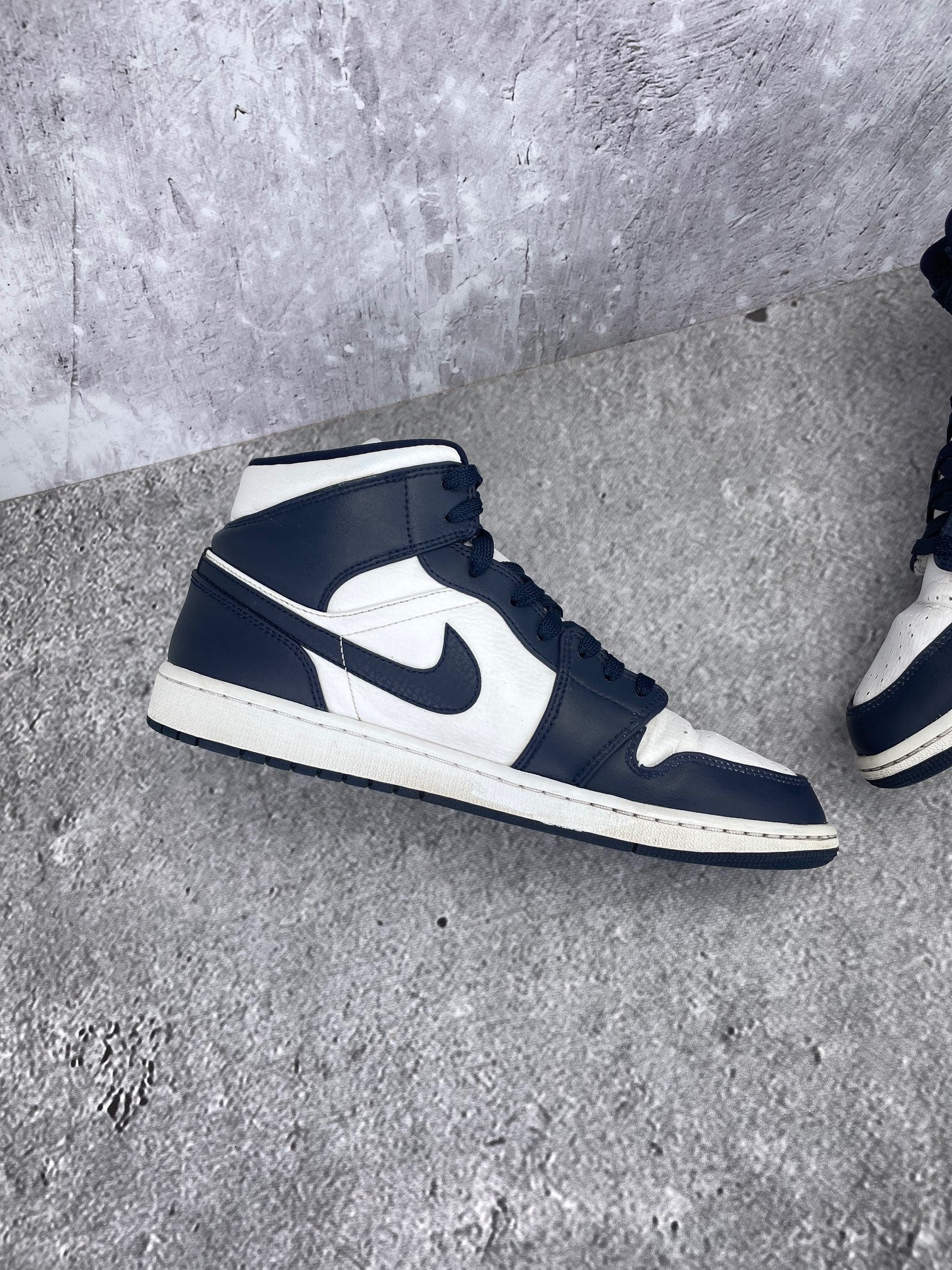 Jordan Air Jordan 1 Mid SE Obsidian - buty sportowe, wewnętrzny panel lewego buta