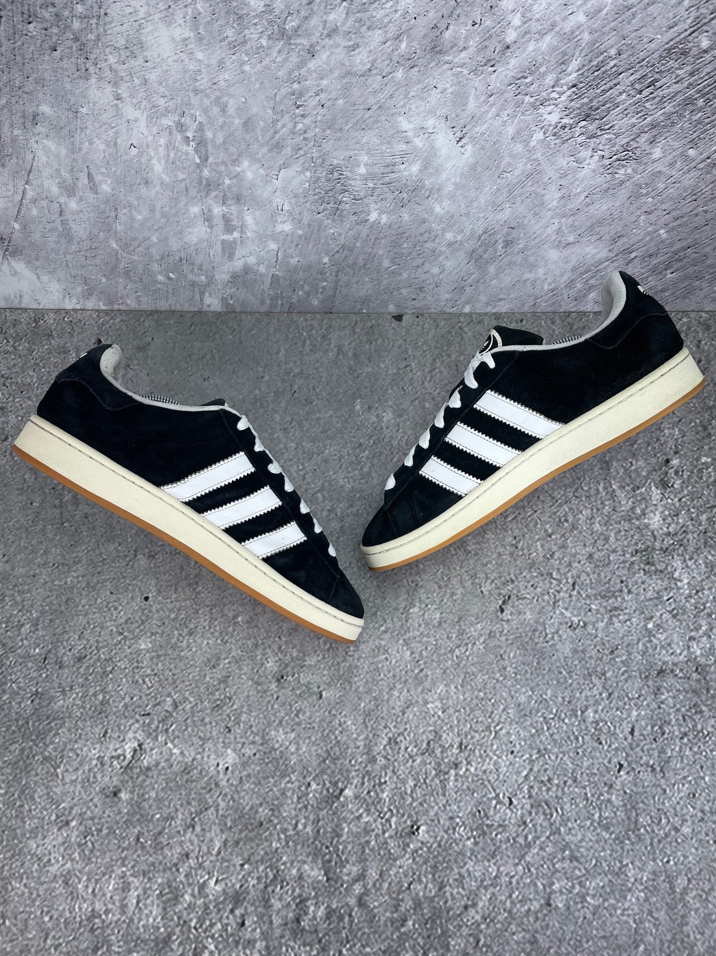 adidas Campus 00s HQ8708 - buty sportowe, zewnętrzny panel prawego buta