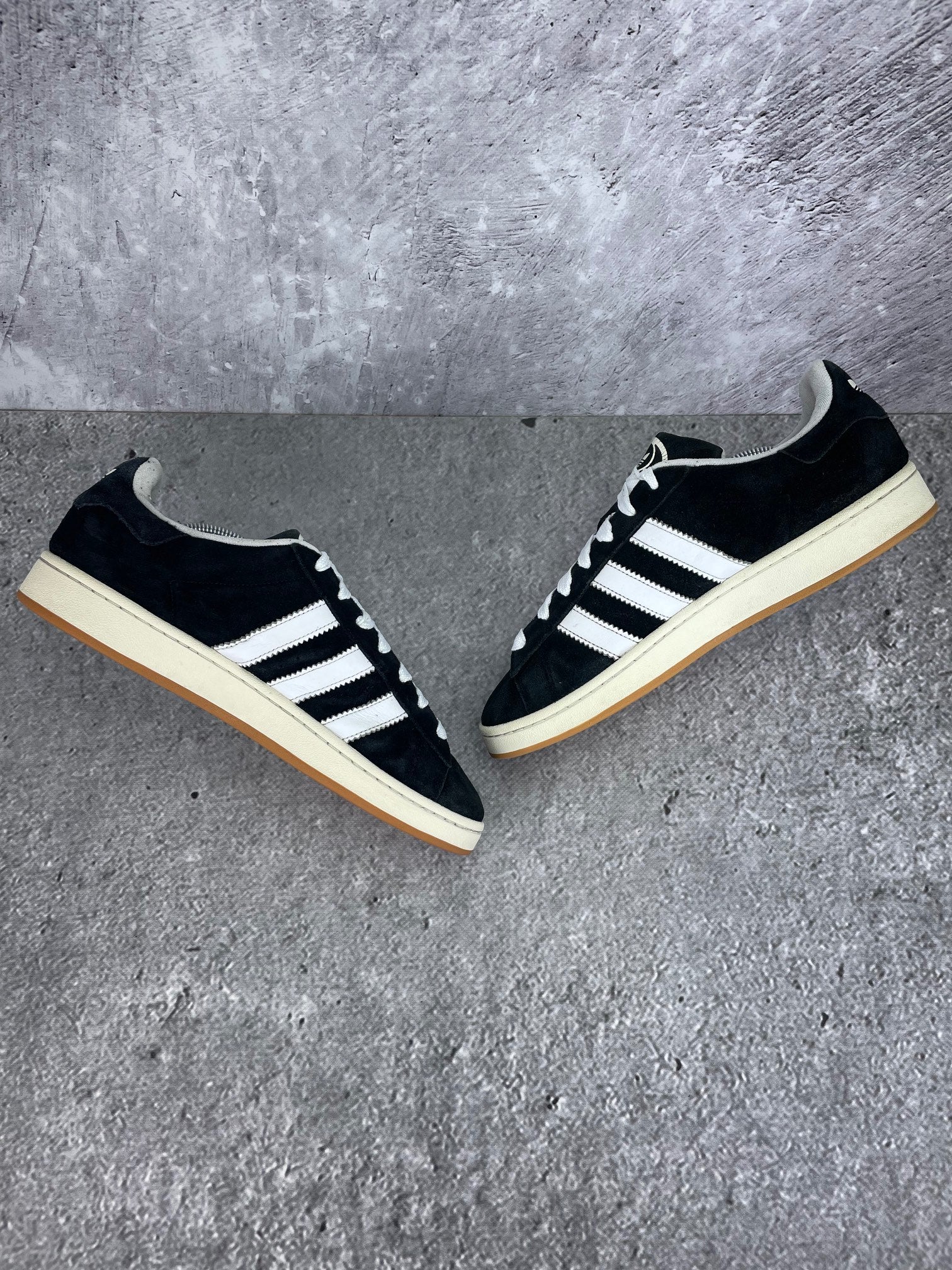 adidas Campus 00s HQ8708 - buty sportowe, zewnętrzny panel prawego buta