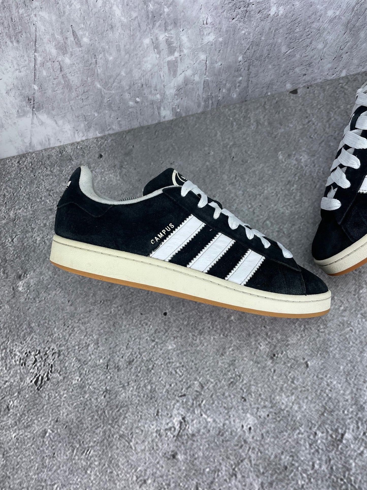 adidas Campus 00s HQ8708 - buty sportowe, zewnętrzny panel lewego buta