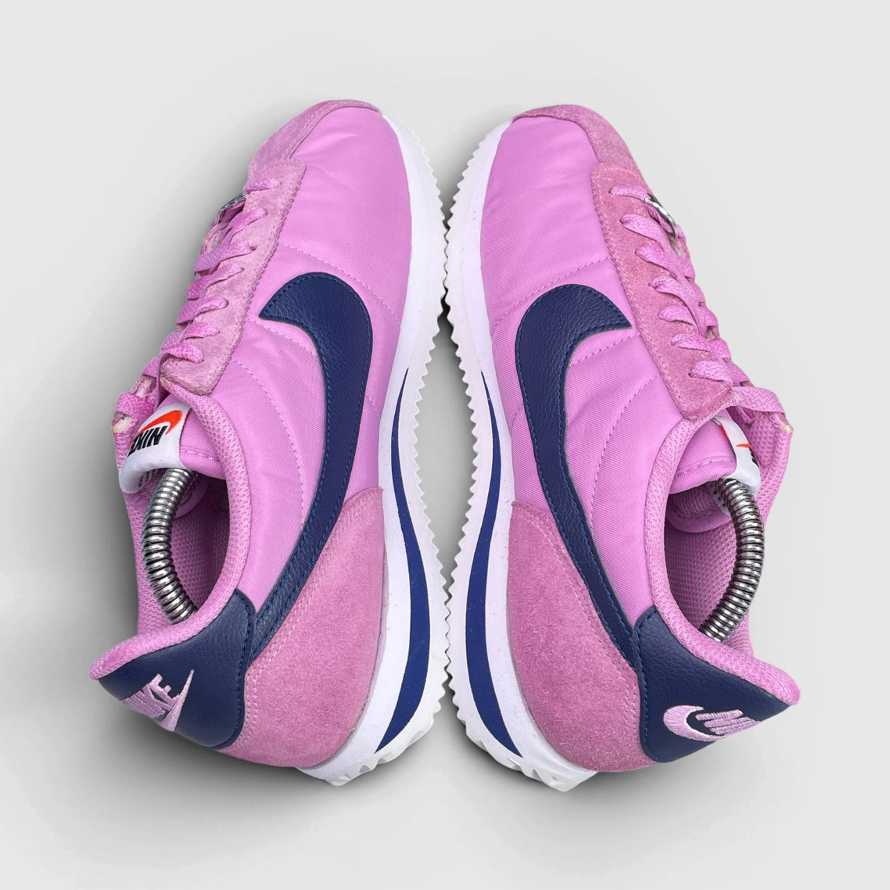 Nike Classic Cortez — buty sportowe damskie w bardzo dobrym stanie rozmiar 40, widok z góry