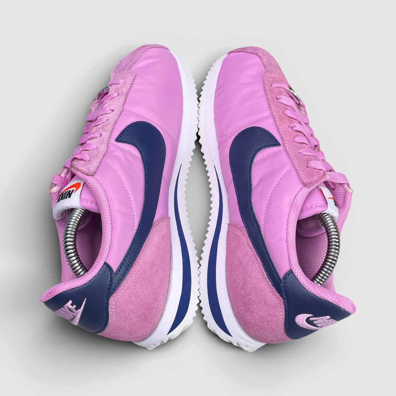 Nike Classic Cortez — buty sportowe damskie w bardzo dobrym stanie rozmiar 40, widok z góry