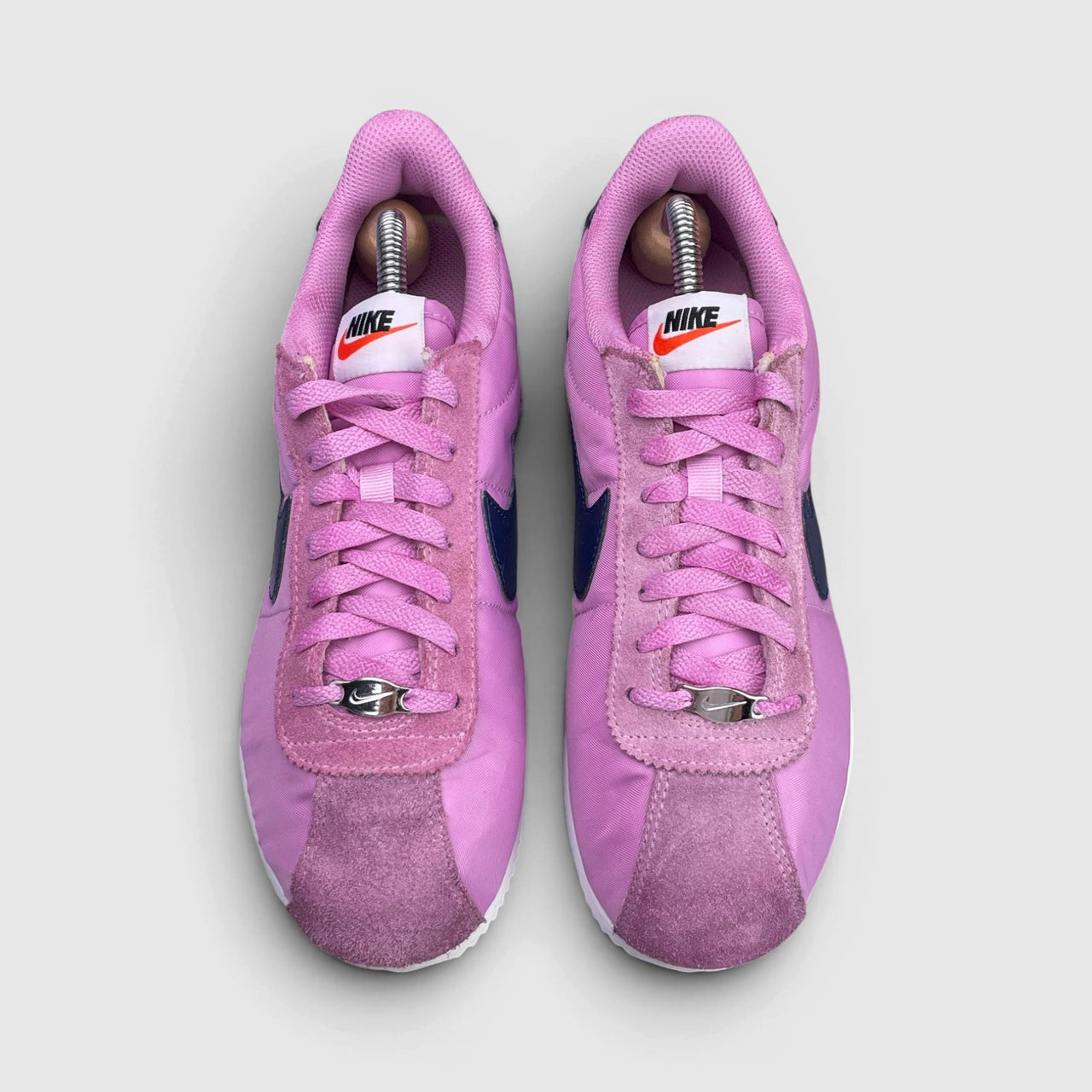 Nike Classic Cortez — buty sportowe damskie w bardzo dobrym stanie rozmiar 40, widok z przodu