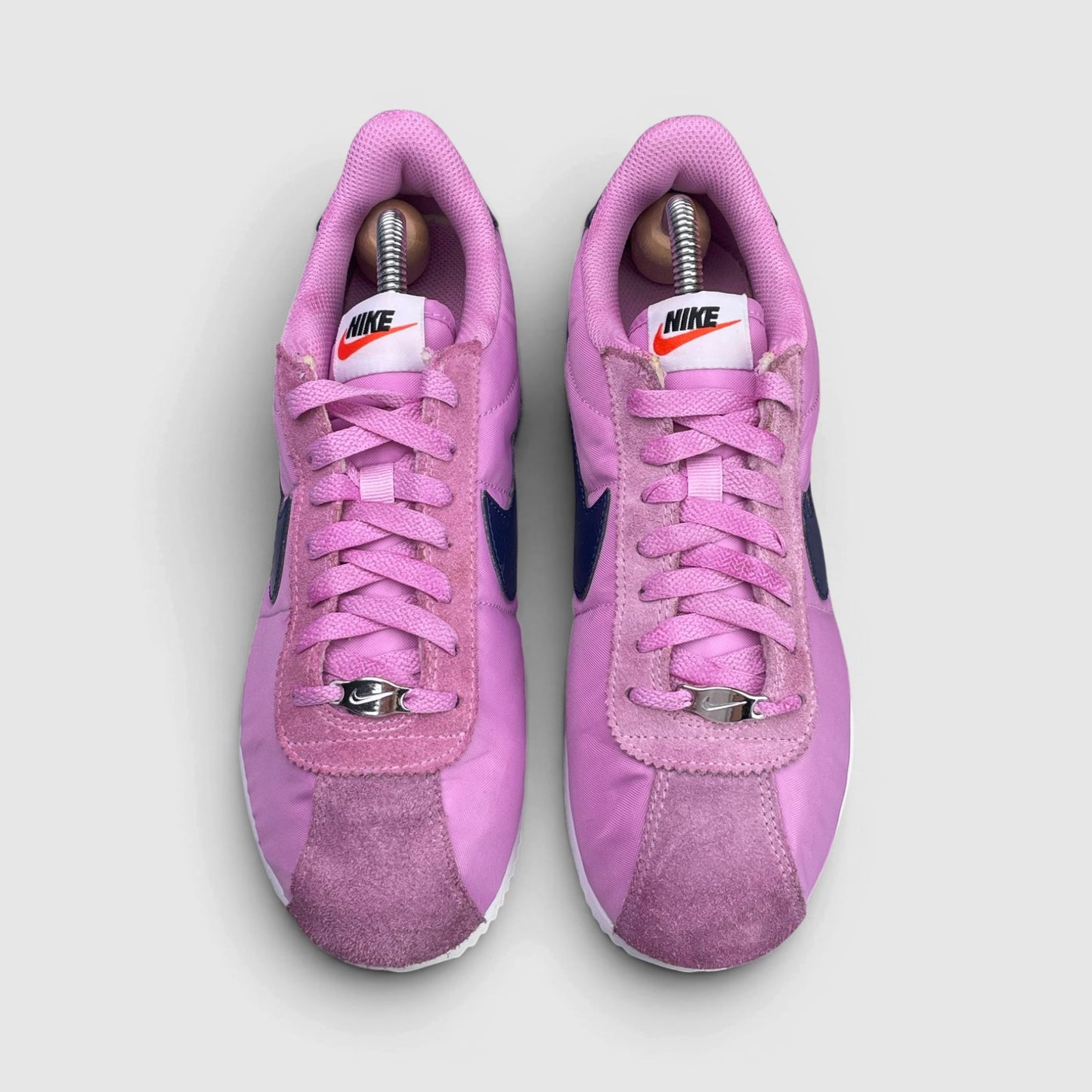 Nike Classic Cortez — buty sportowe damskie w bardzo dobrym stanie rozmiar 40, widok z przodu