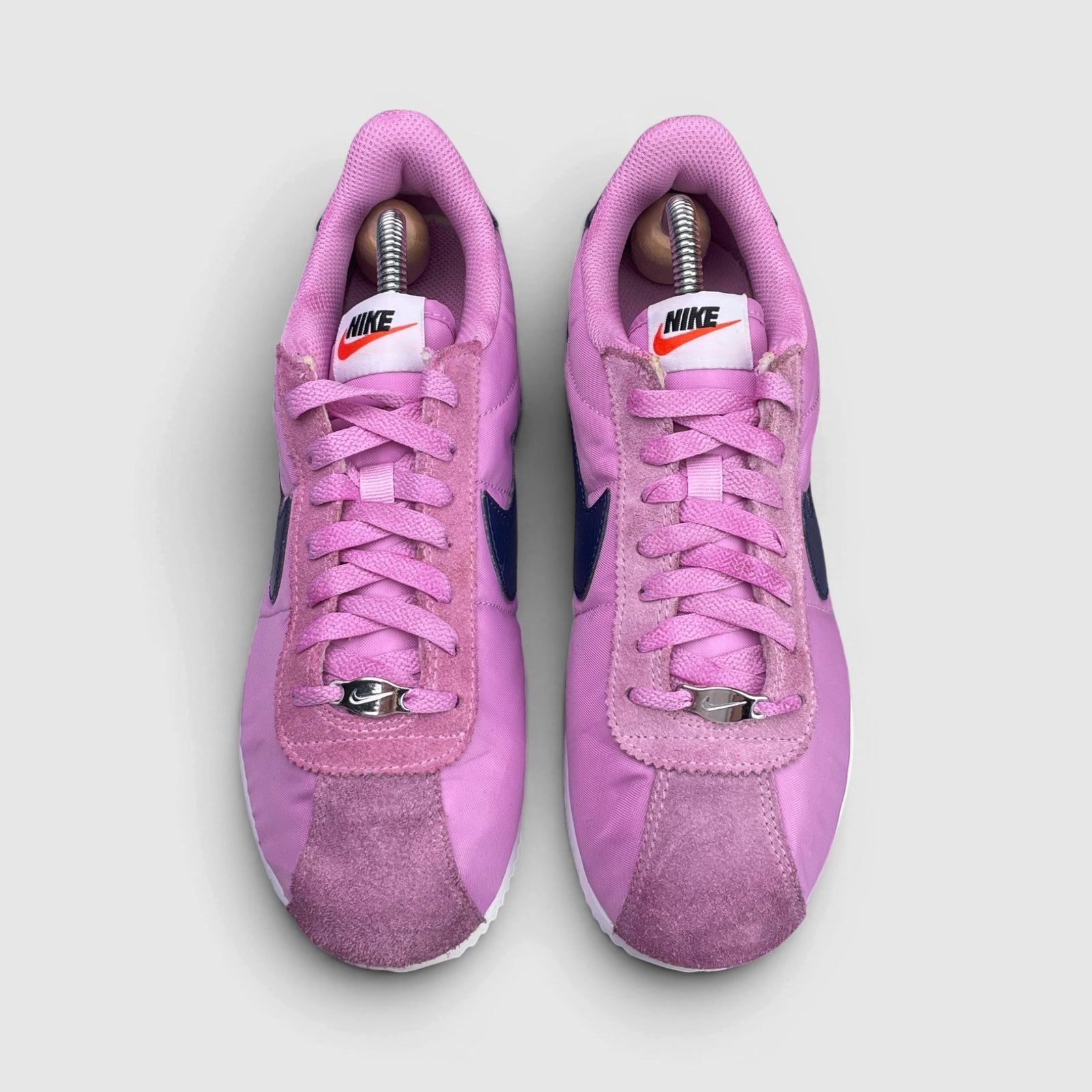 Nike Classic Cortez — buty sportowe damskie w bardzo dobrym stanie rozmiar 40, widok z przodu