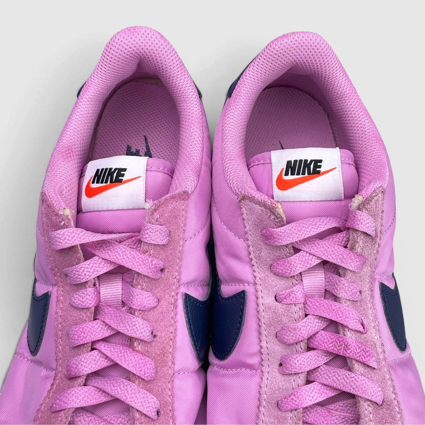 Nike Classic Cortez — buty sportowe damskie w bardzo dobrym stanie rozmiar 40, język buta