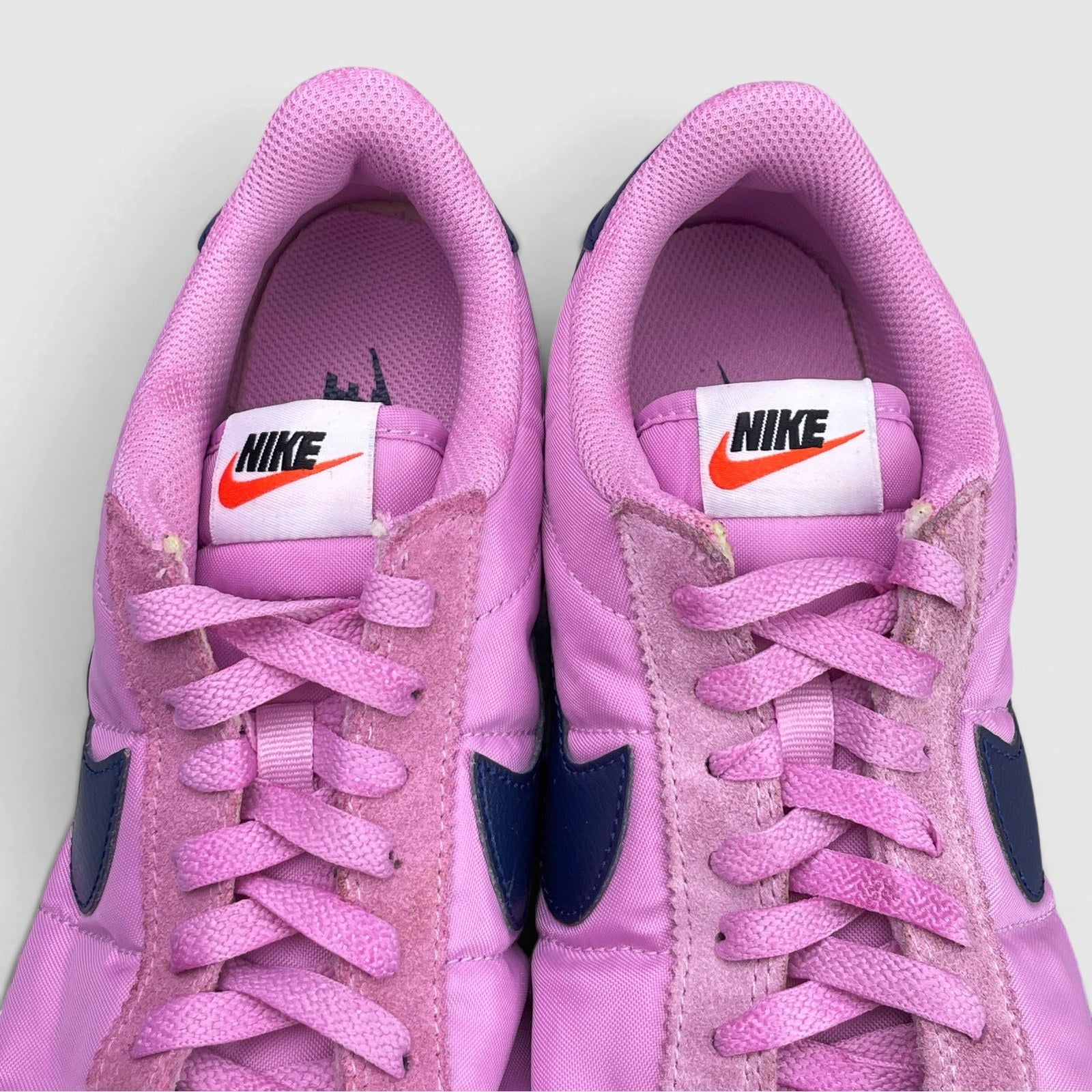 Nike Classic Cortez — buty sportowe damskie w bardzo dobrym stanie rozmiar 40, język buta