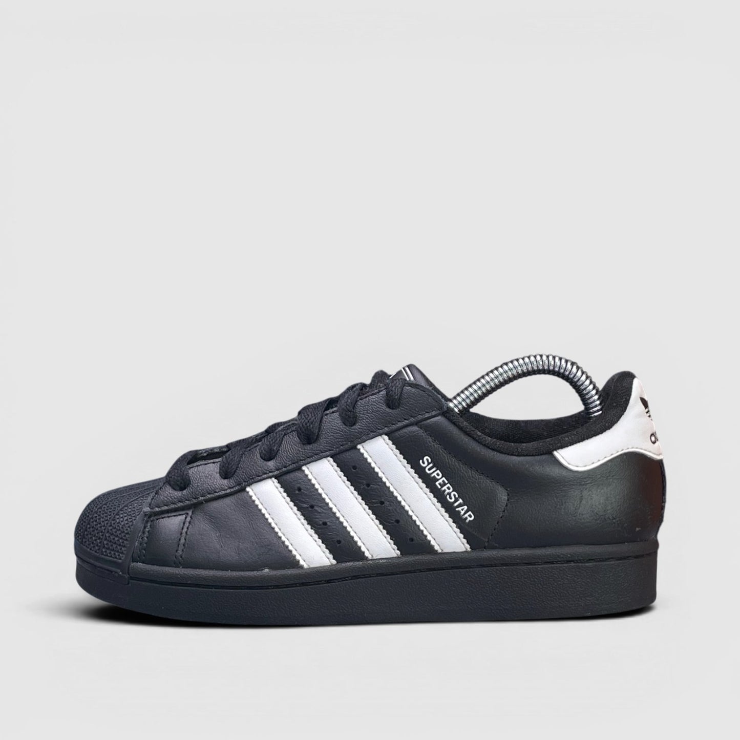 Adidas Superstar II — buty sportowe damskie w bardzo dobrym stanie rozmiar 36 2/3, boczny profil, lewa strona
