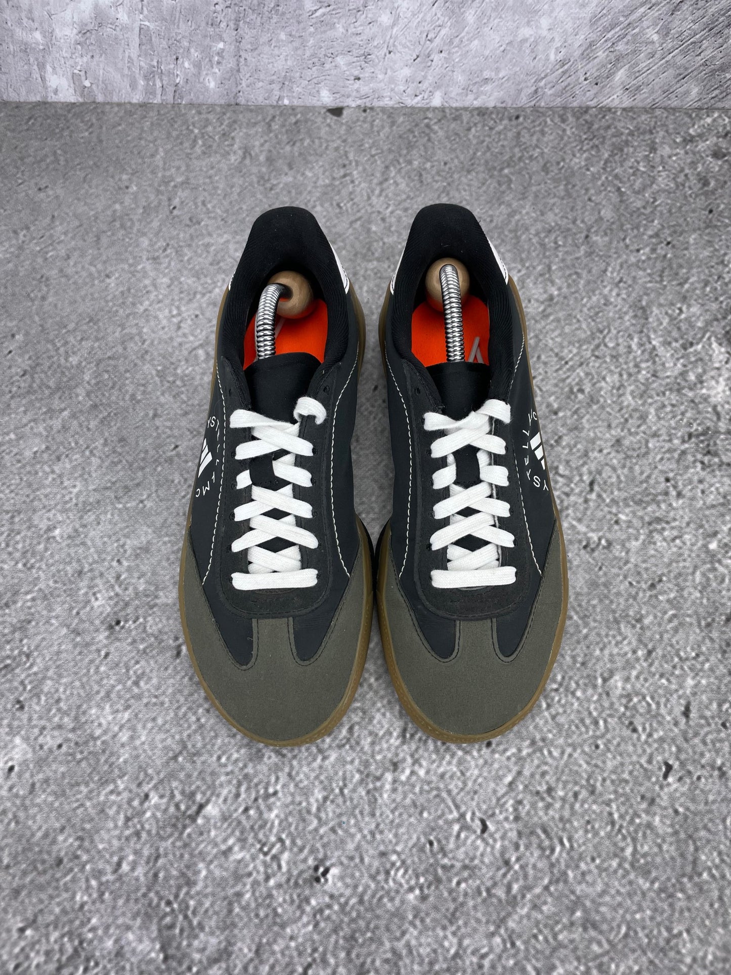 Adidas by Stella McCartney Court Boost Black White Gum - buty sportowe, widok z góry