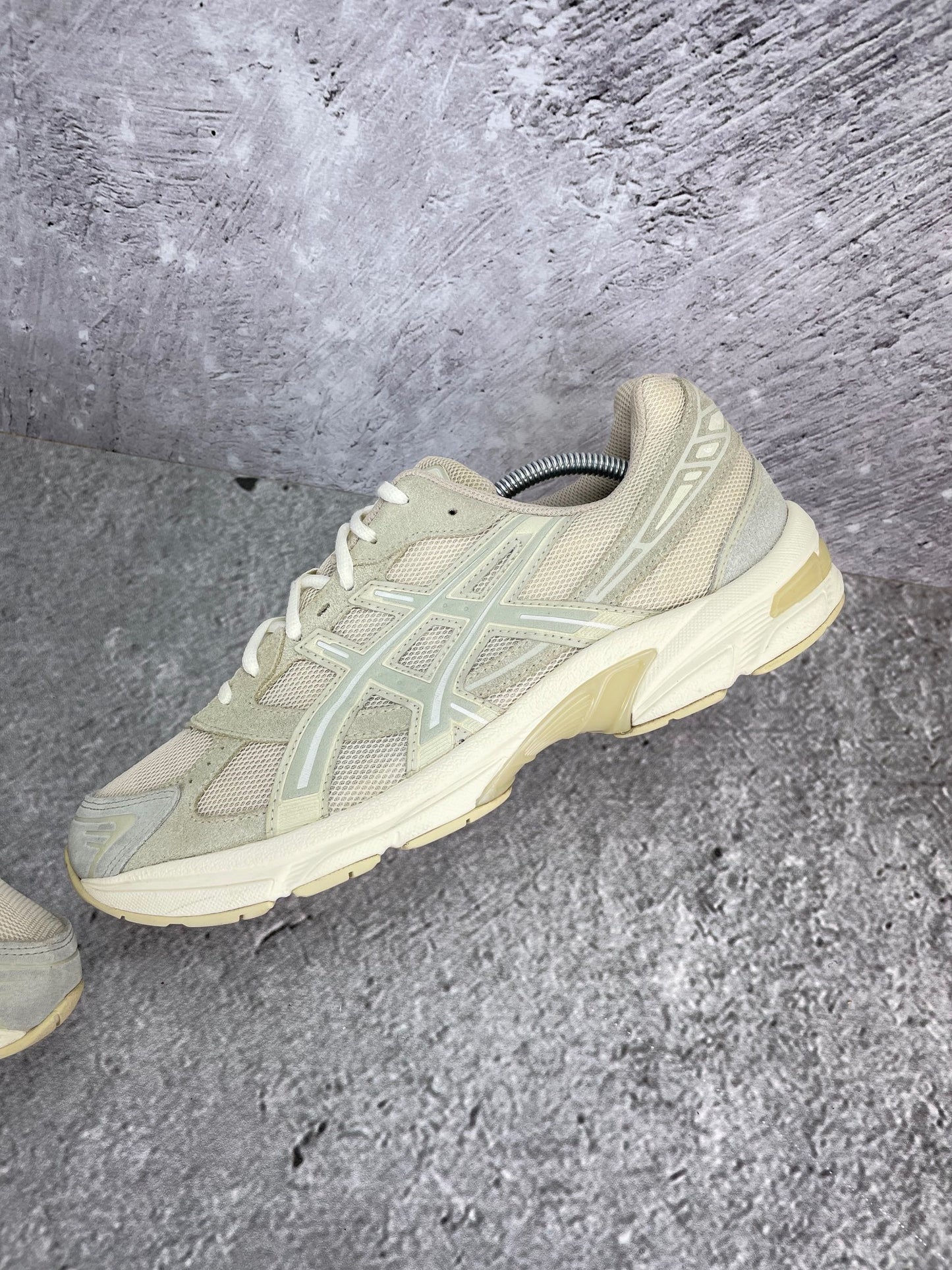 Asics Gel 1130 nieznane - buty sportowe, widok z góry na wewnętrzną stronę butów