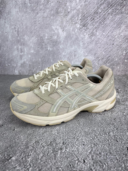 Asics Gel 1130 nieznane - buty sportowe, widok z boku na tle studyjnym