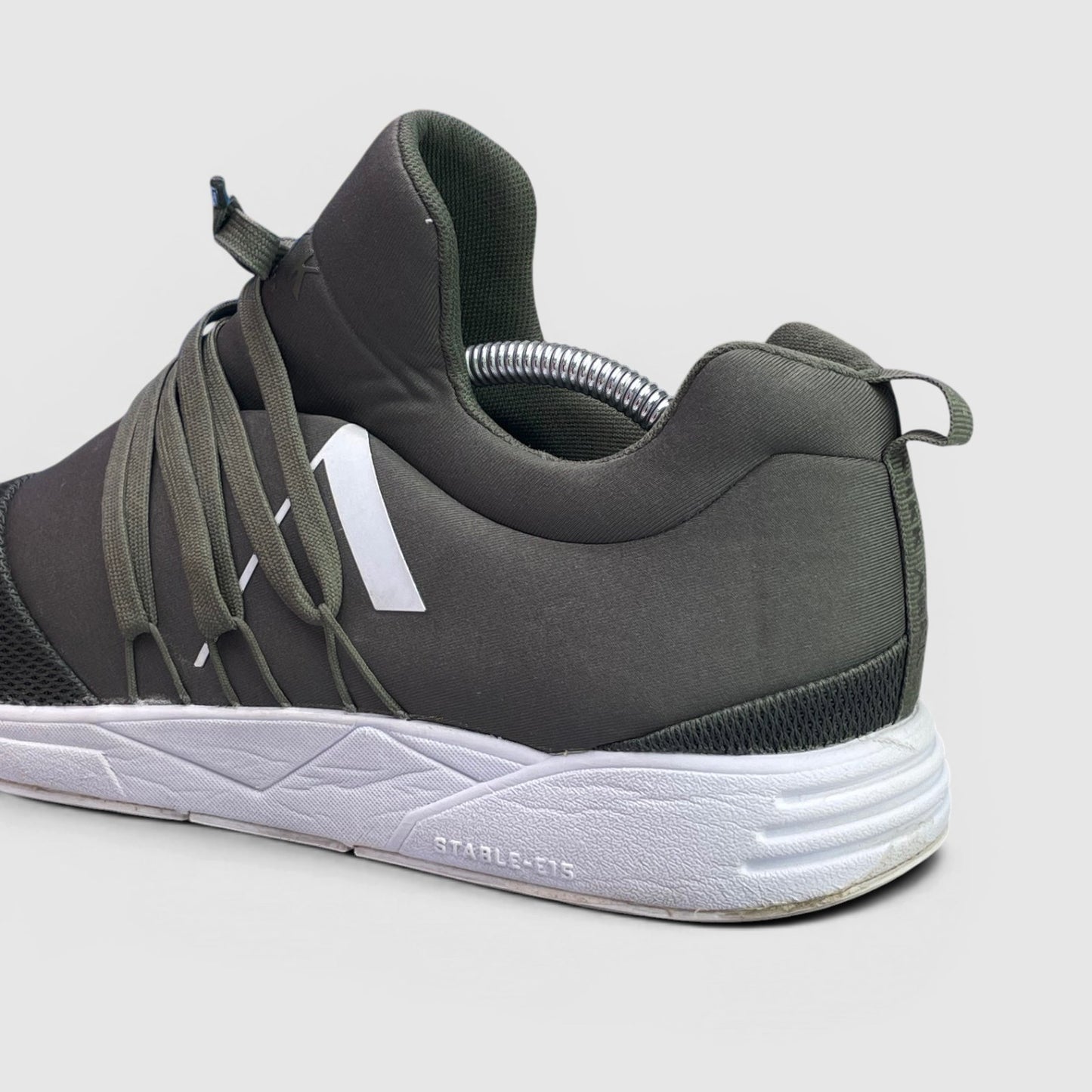 Arkk Copenhagen ARKK Copenhgen Sneakers — buty sportowe męskie w bardzo dobrym stanie rozmiar 44, boczny profil, lewa strona