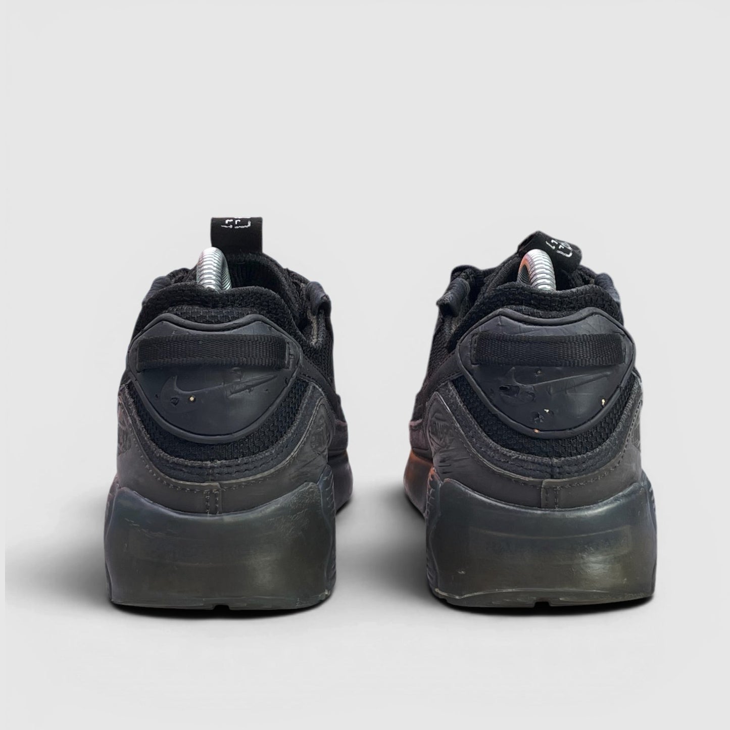 Nike Air Max Terrascape 90 — buty sportowe męskie w bardzo dobrym stanie rozmiar 41, widok z tyłu