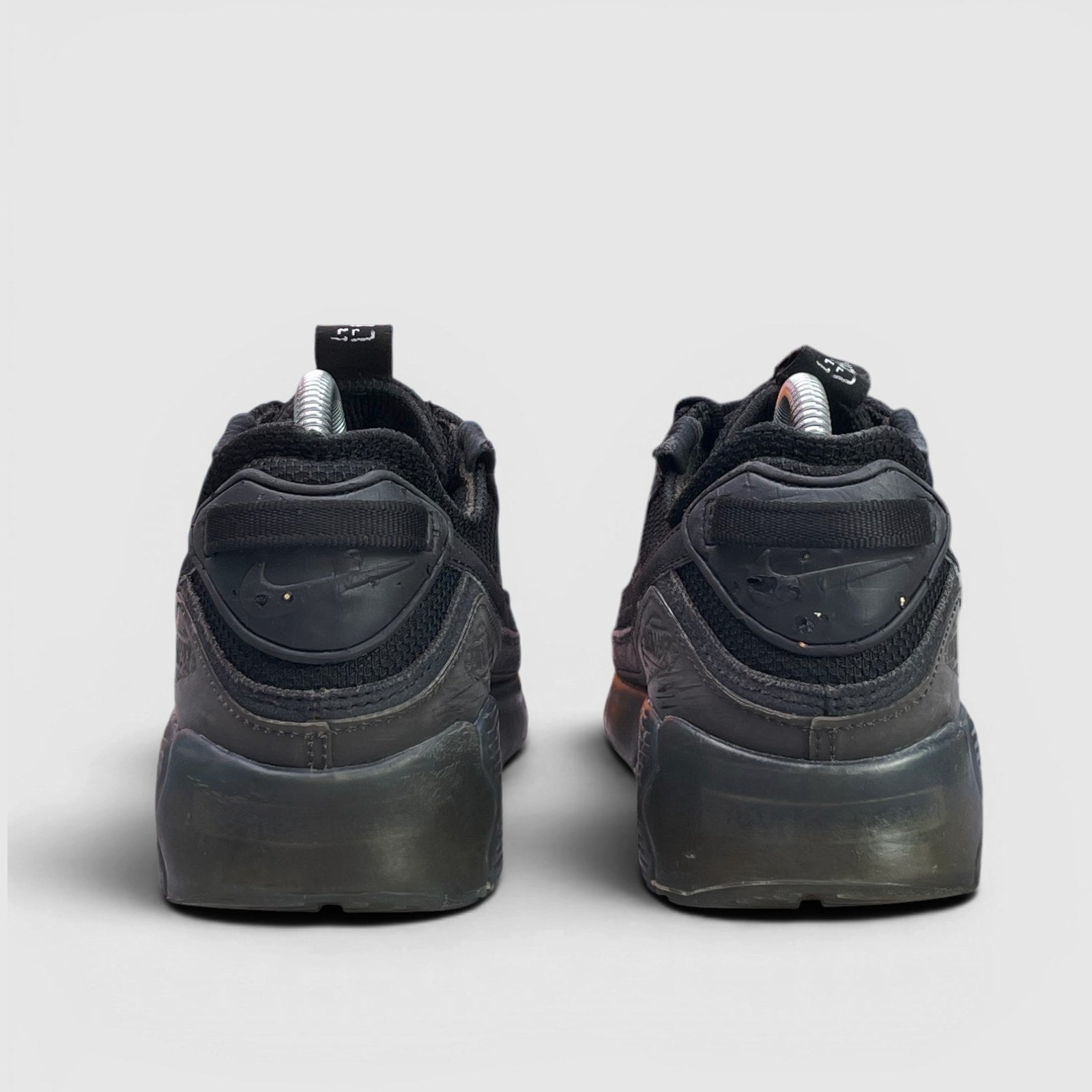 Nike Air Max Terrascape 90 — buty sportowe męskie w bardzo dobrym stanie rozmiar 41, widok z tyłu