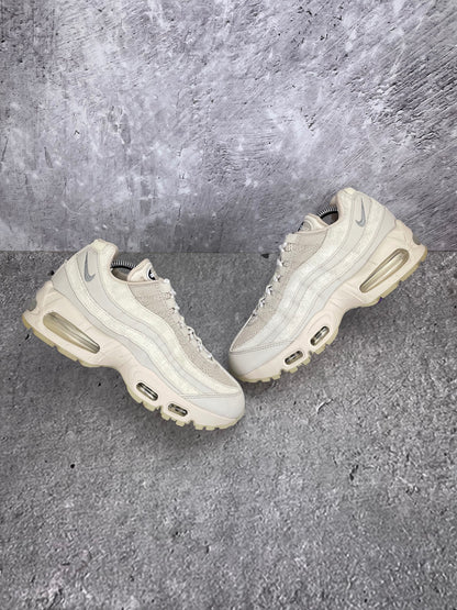 Nike Air Max 95 OG “Soft Pearl” AM95 Soft Pearl - buty sportowe, widok z góry na zewnętrzną stronę butów